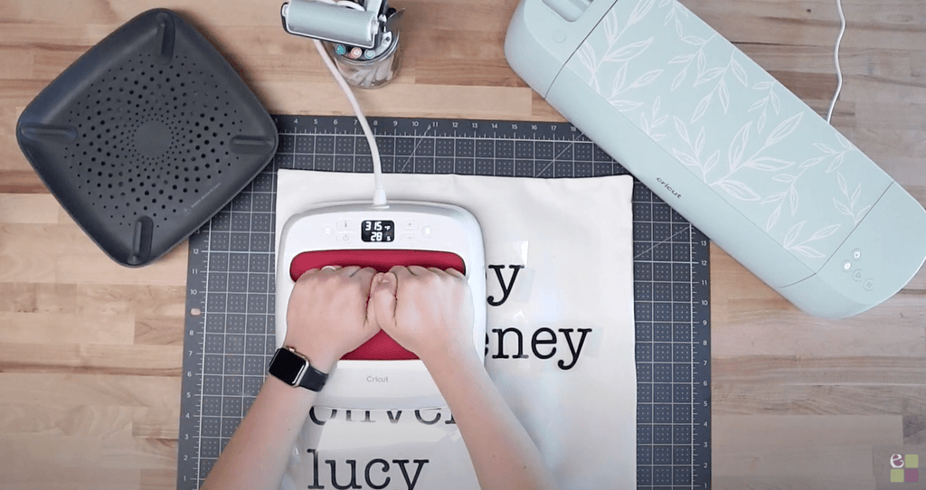 Cricut Smart Iron-On HTV Black and White Bundle