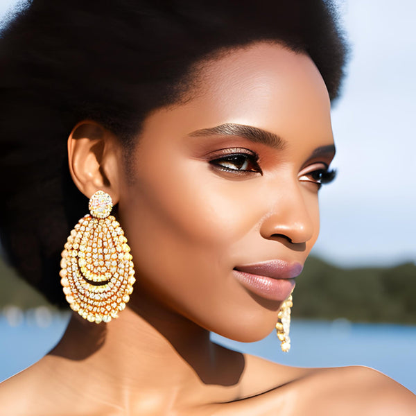 2023 fall jewelry trends statement earrings