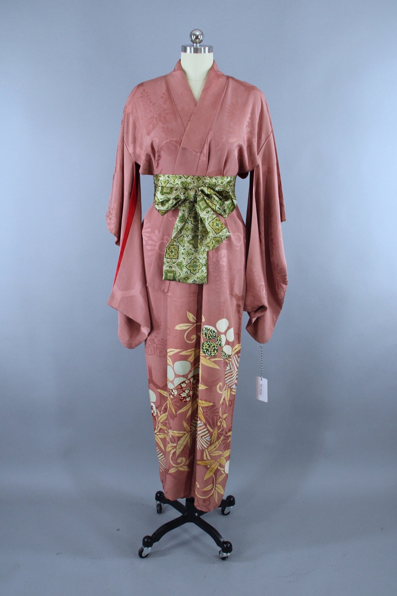 1910s - 1920s Vintage Silk Kimono Robe / Mauve Floral
