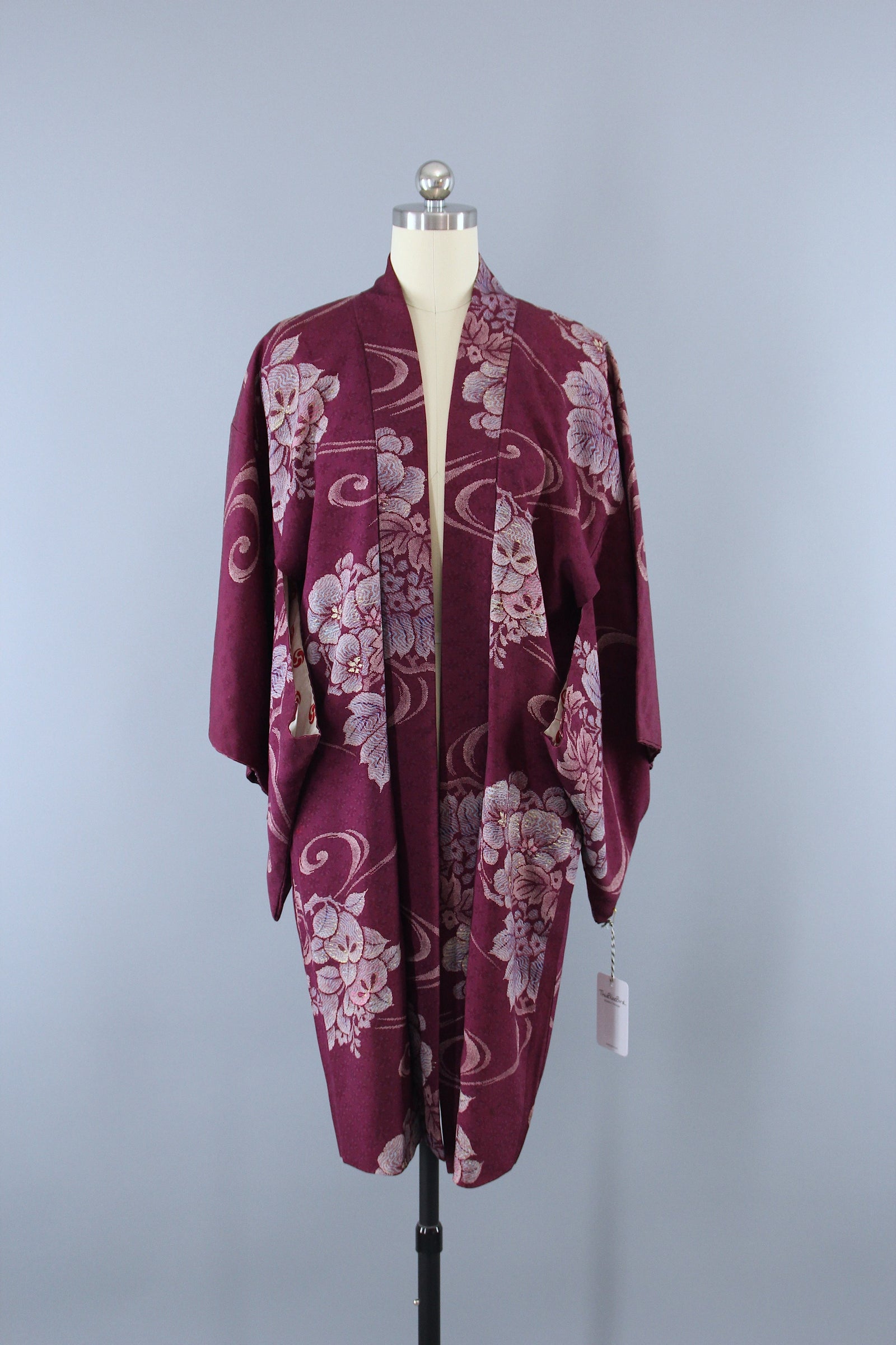 1940s Vintage Silk Haori Kimono Jacket Cardigan / Purple Floral Omeshi