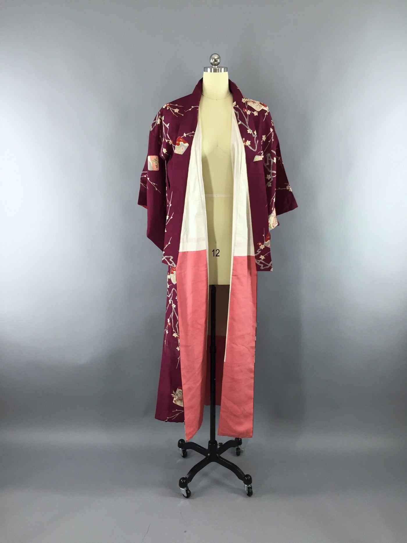 1940s Vintage Silk Kimono Robe in Maroon Red Floral Print – ThisBlueBird