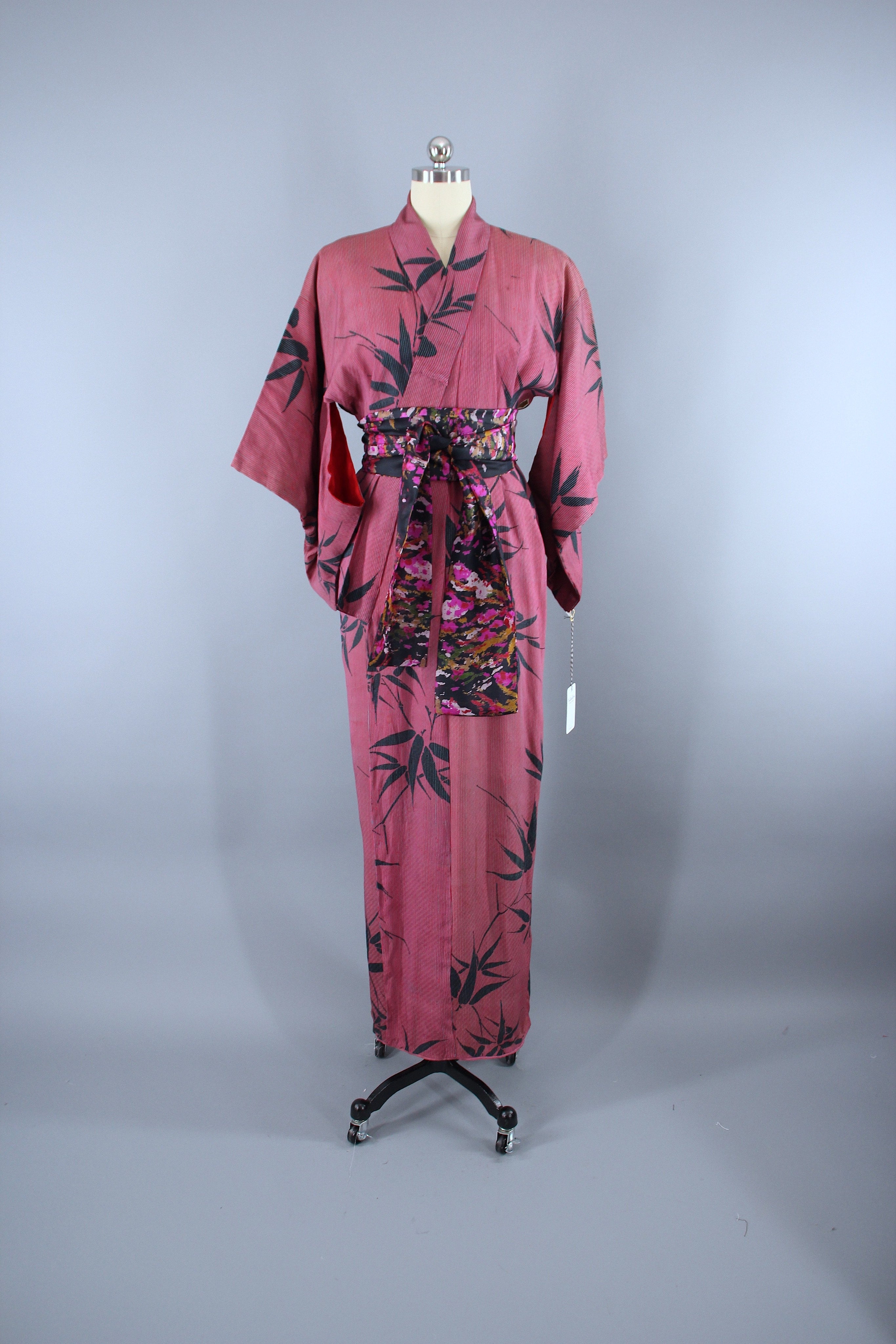 1940s Vintage Silk Kimono Robe / Red Stripes Bamboo Print – ThisBlueBird