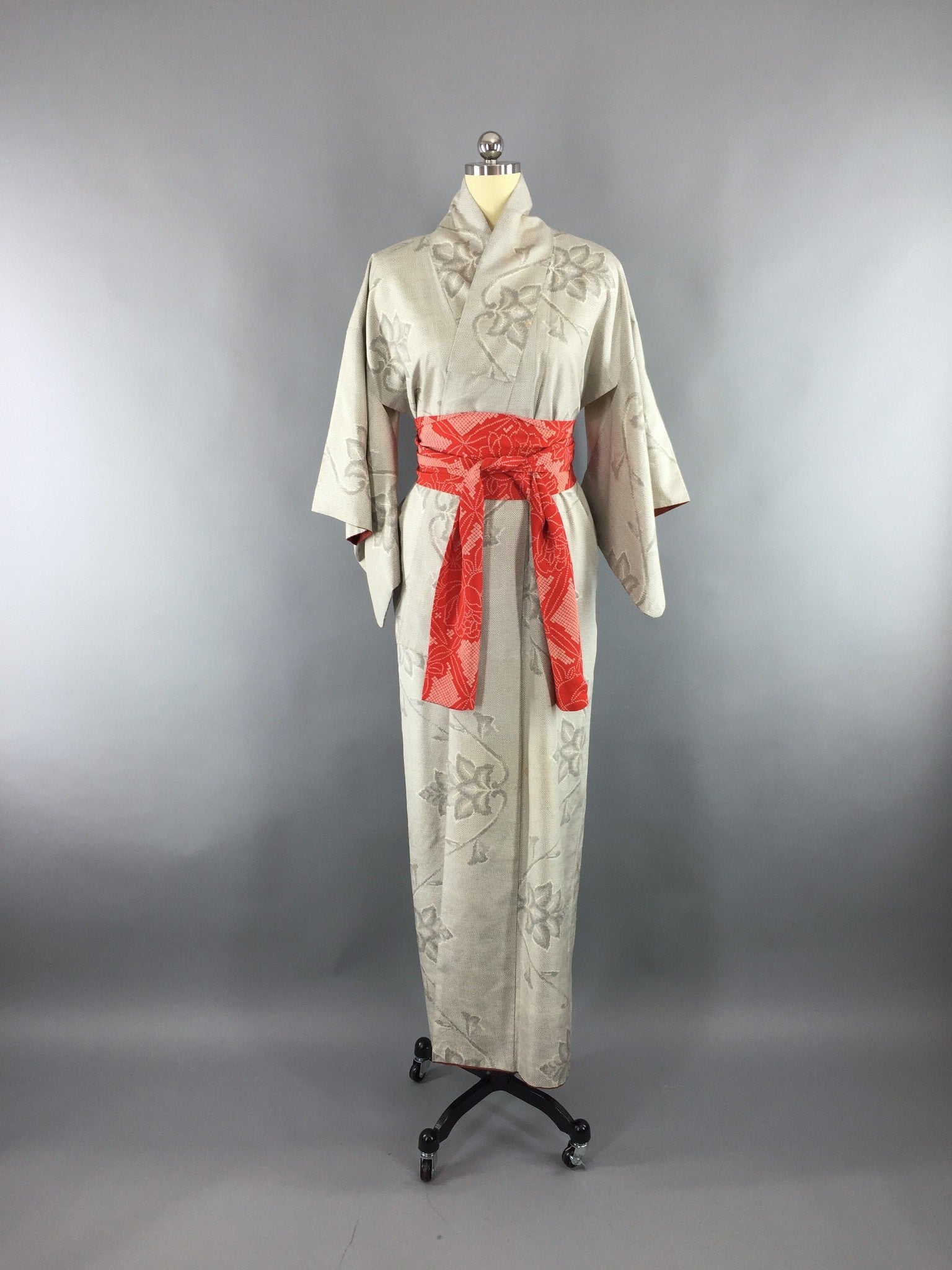 1950s Vintage Kimono Robe with White and Black Floral Print