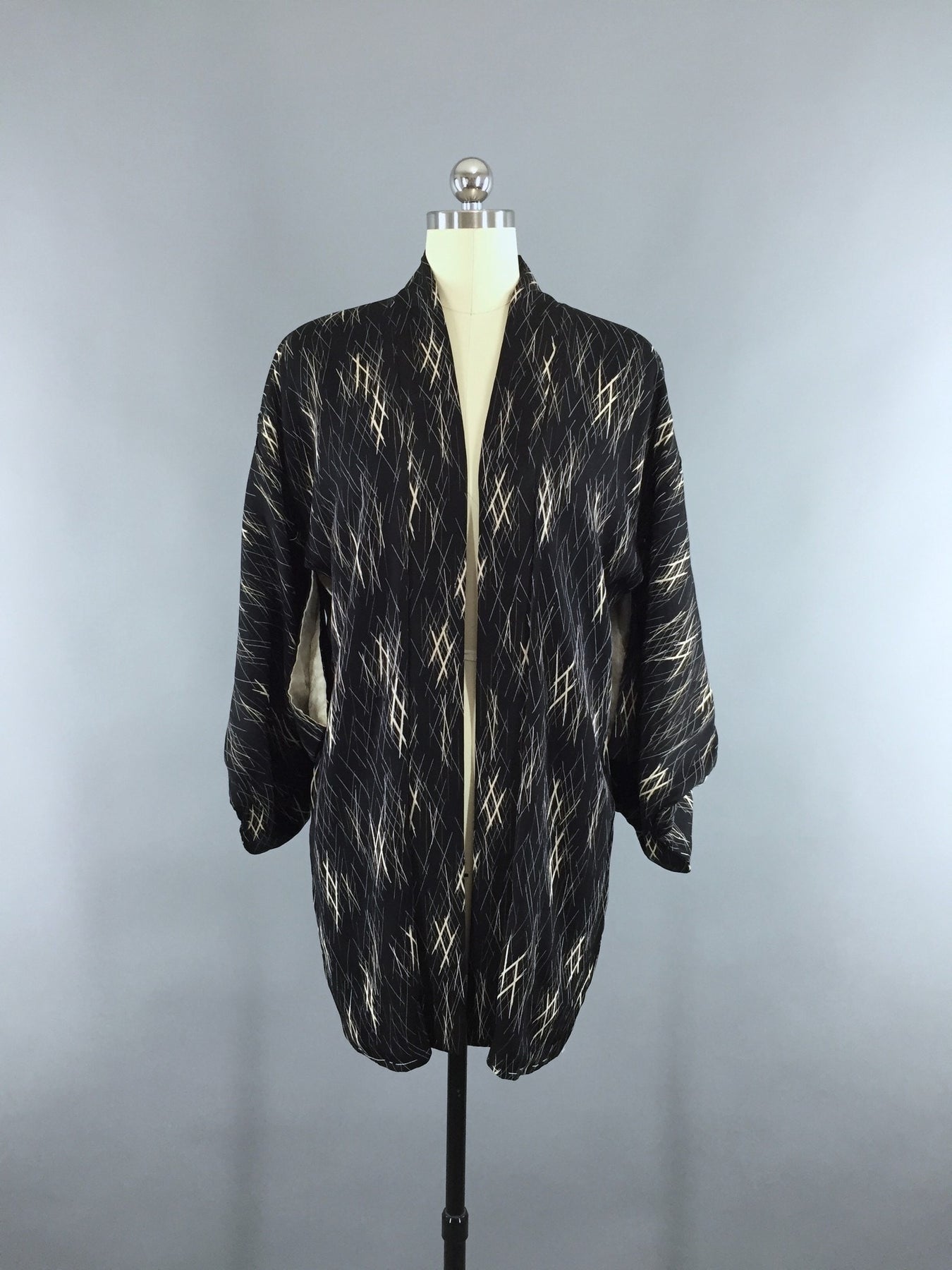 1950s Vintage Silk Kimono Jacket / Silk Haori Kimono Cardigan / Black ...