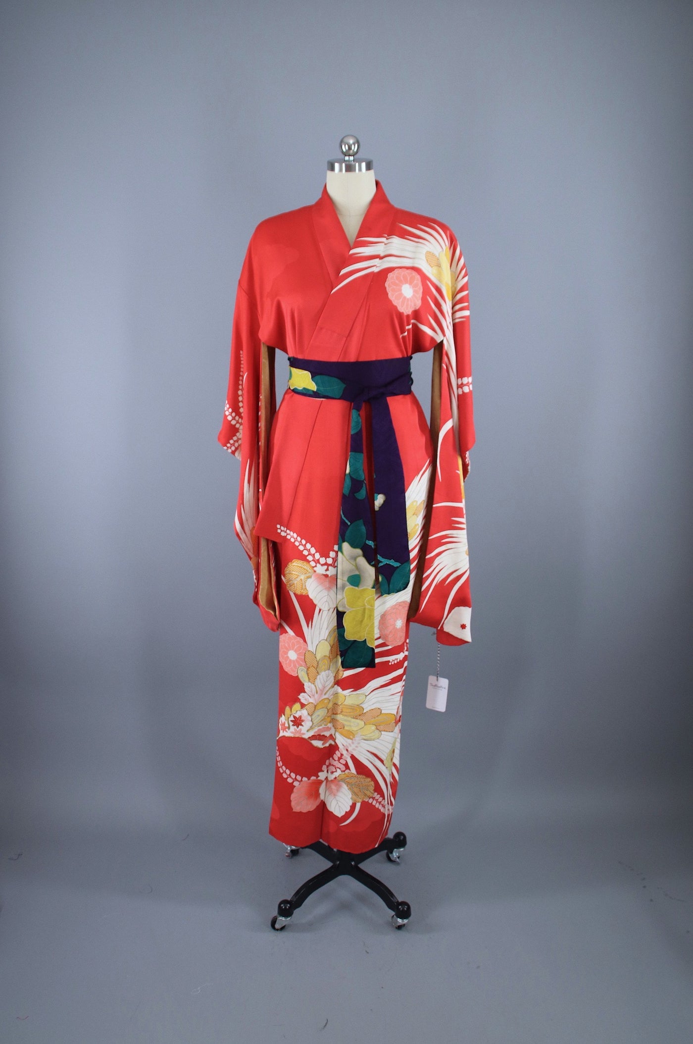 1950s Vintage Silk Kimono Robe Furisode / Dark Coral Orange & Gold Flo ...