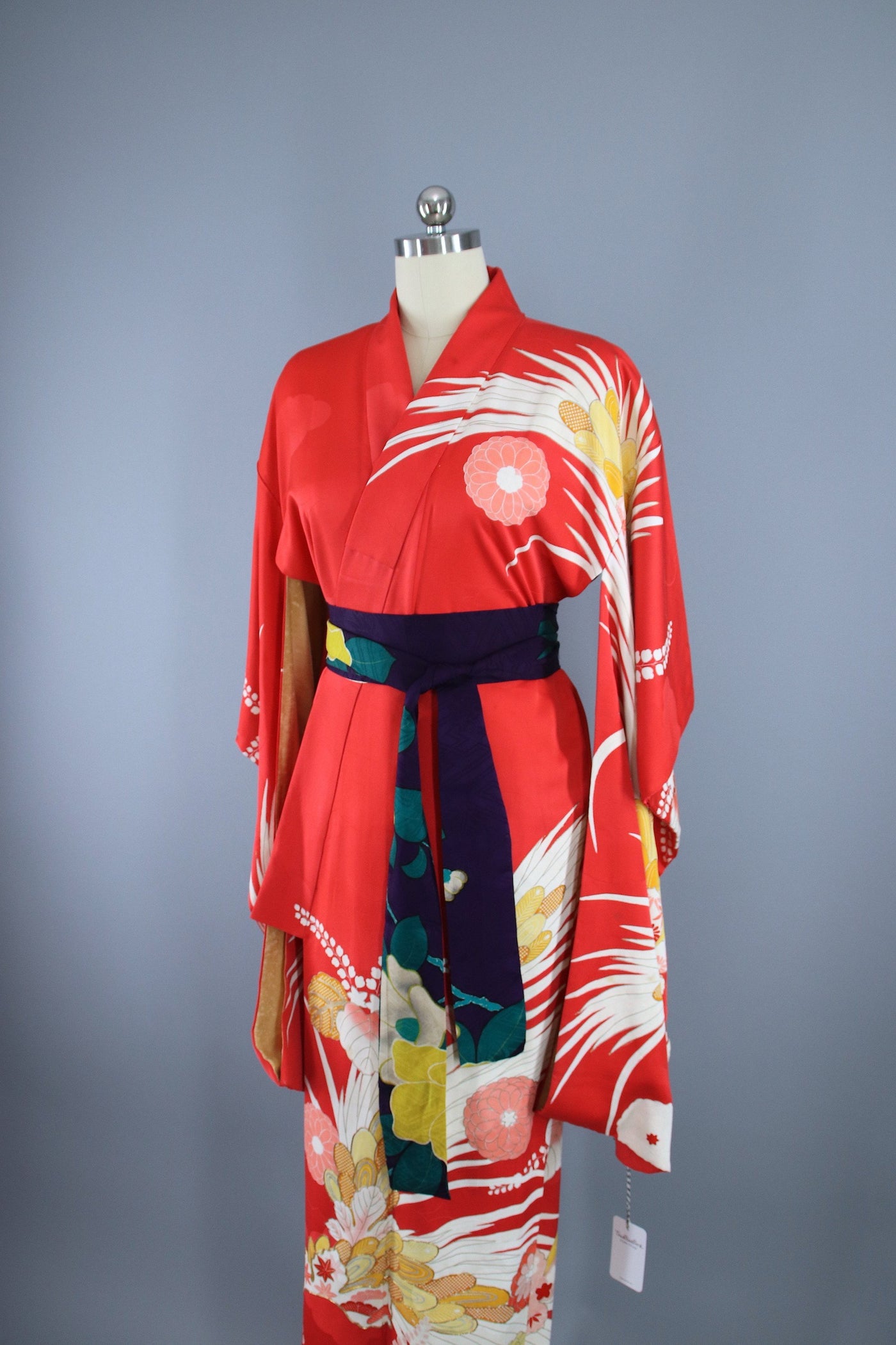 1950s Vintage Silk Kimono Robe Furisode / Dark Coral Orange & Gold Flo ...