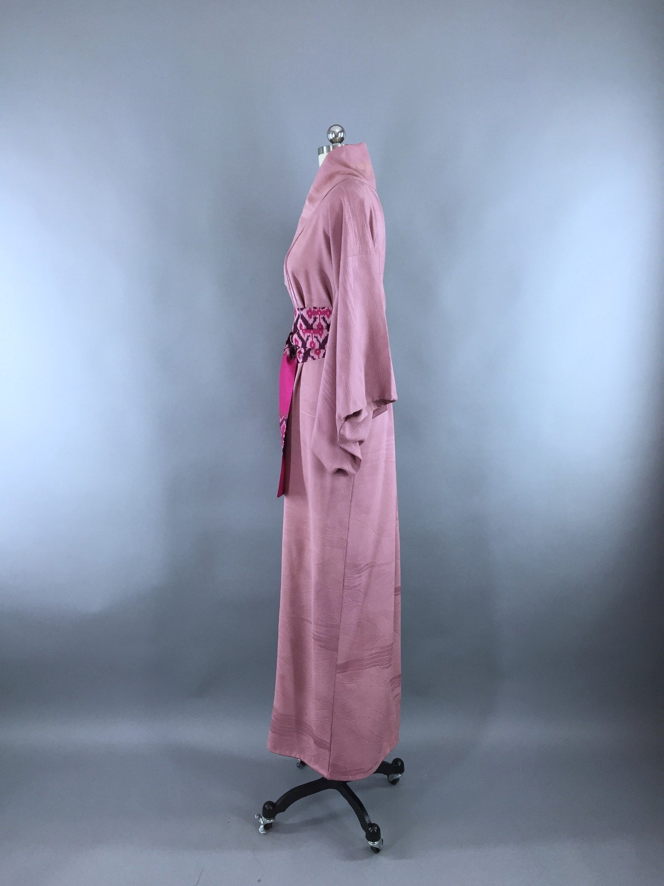 1950s Vintage Silk Kimono Robe in Lavender Purple Textured Crepe ...