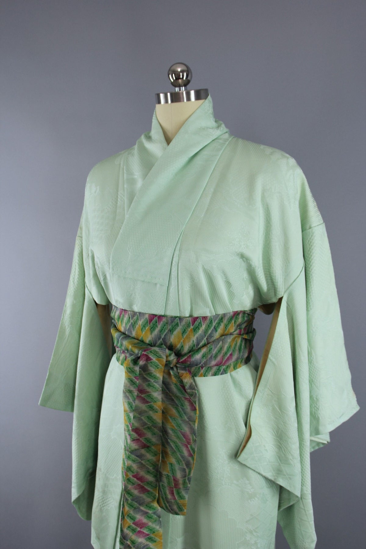 1950s Vintage Silk Kimono Robe in Pastel Mint Green – ThisBlueBird
