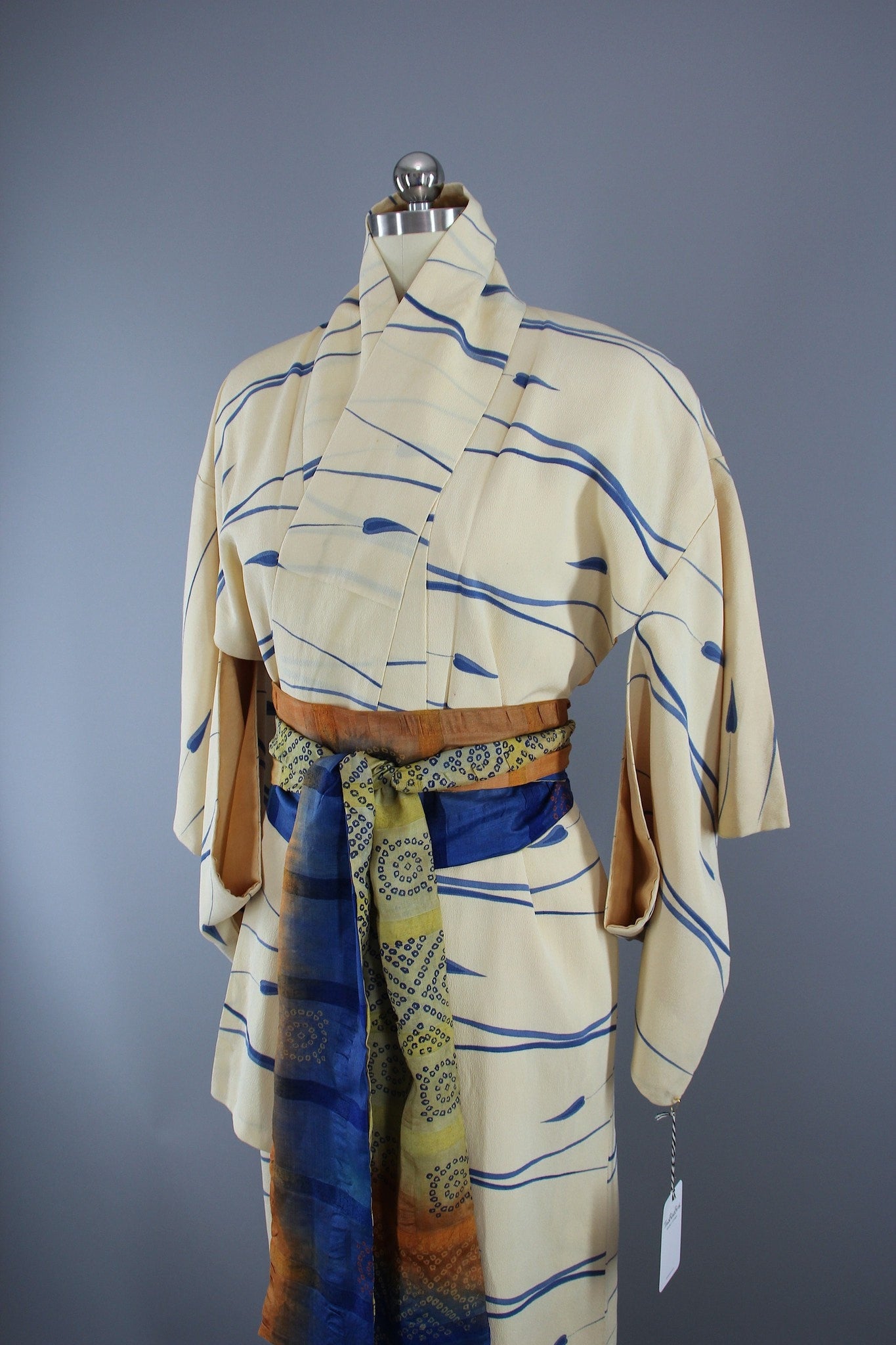 1950s Vintage Silk Kimono Robe / Ivory & Blue Ivy Leaves – ThisBlueBird