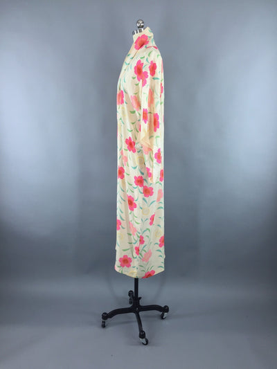 1950s Vintage Silk Kimono Robe / Ivory & Pink Floral Print – ThisBlueBird