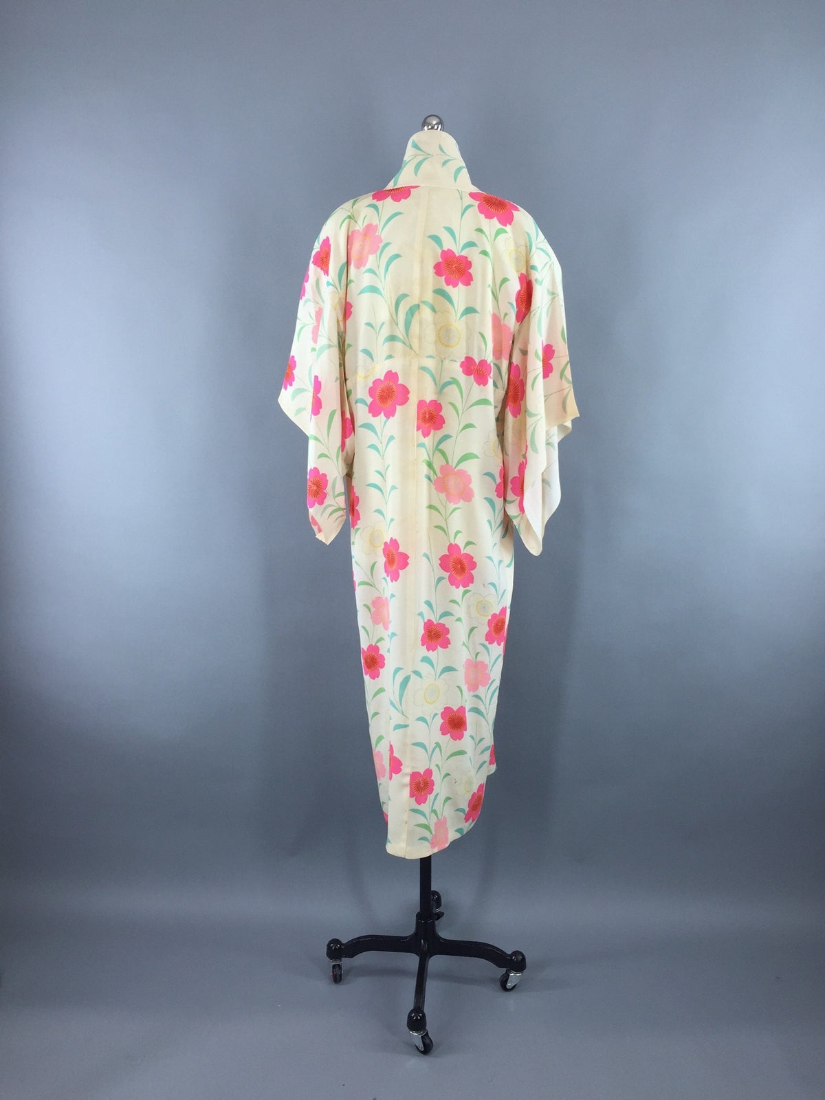 1950s Vintage Silk Kimono Robe / Ivory & Pink Floral Print