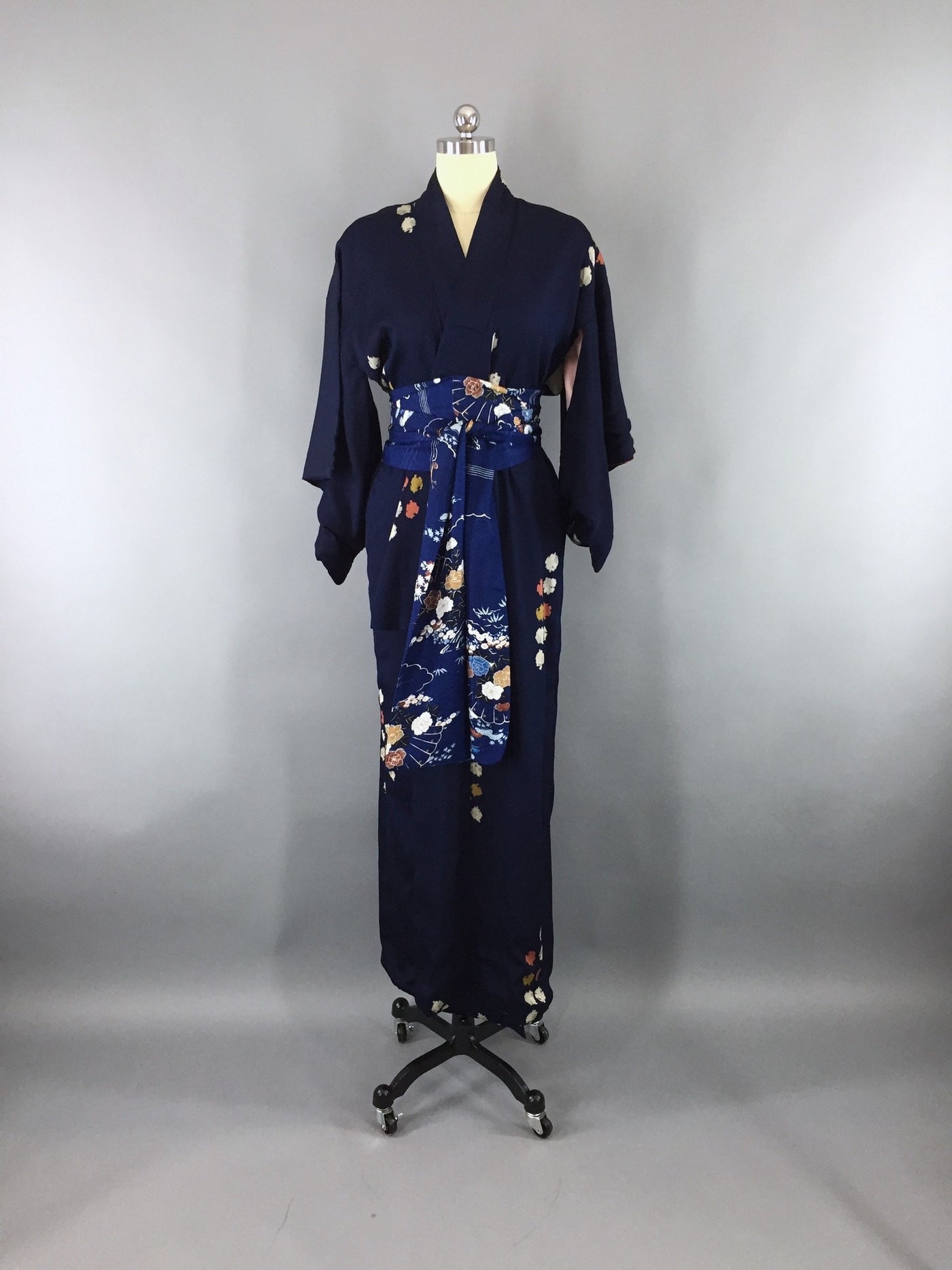 1950s Vintage Silk Kimono Robe / Navy Blue Metallic – ThisBlueBird