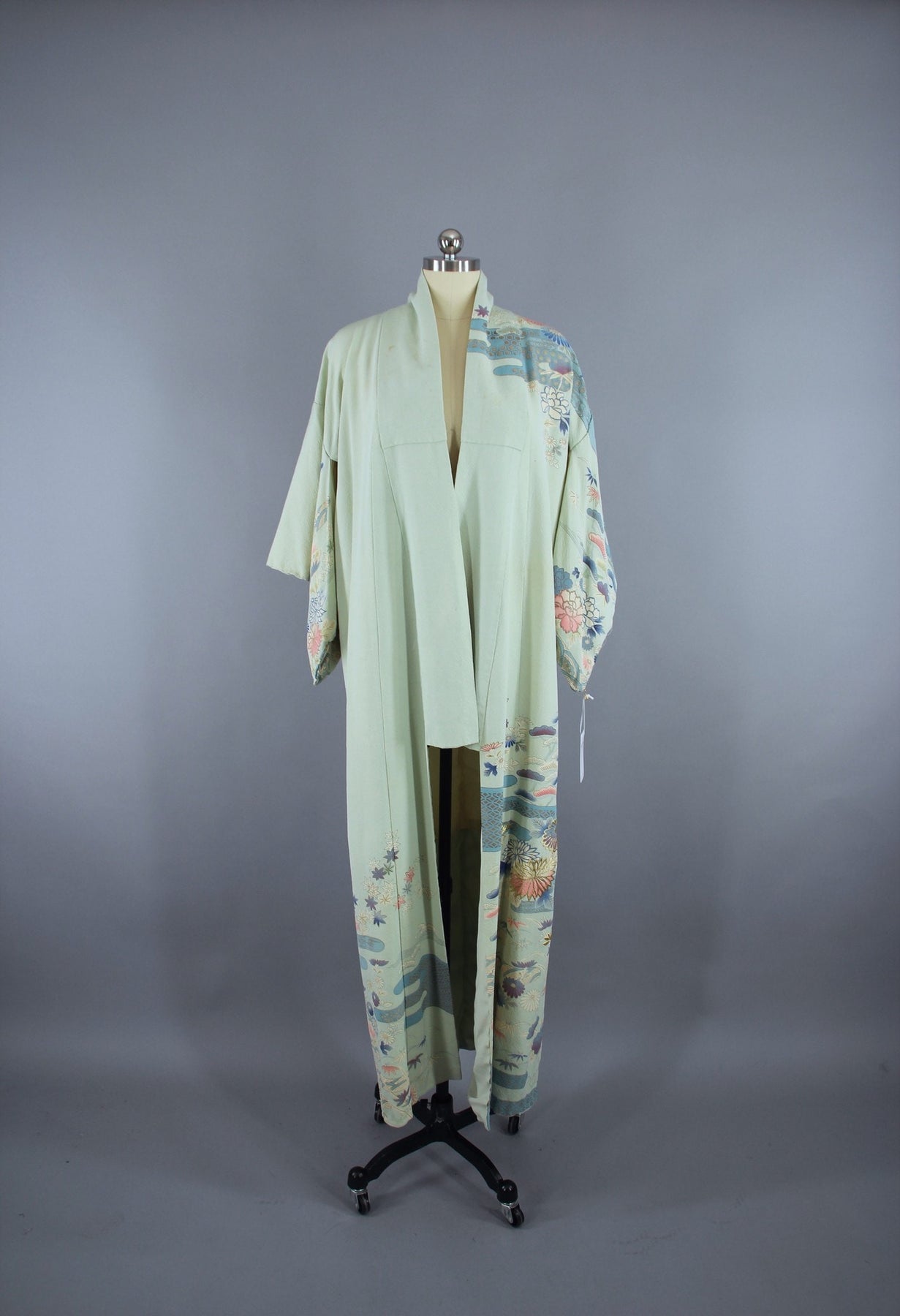 1950s Vintage Silk Kimono Robe / Pale Blue Traditional Floral ...