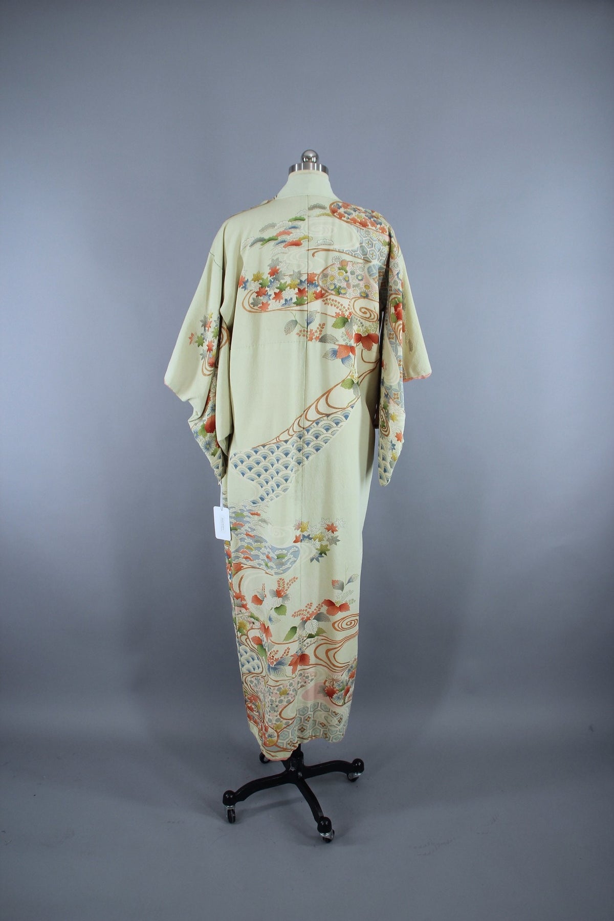 1950s Vintage Silk Kimono Robe / Pale Green Traditional Floral ...