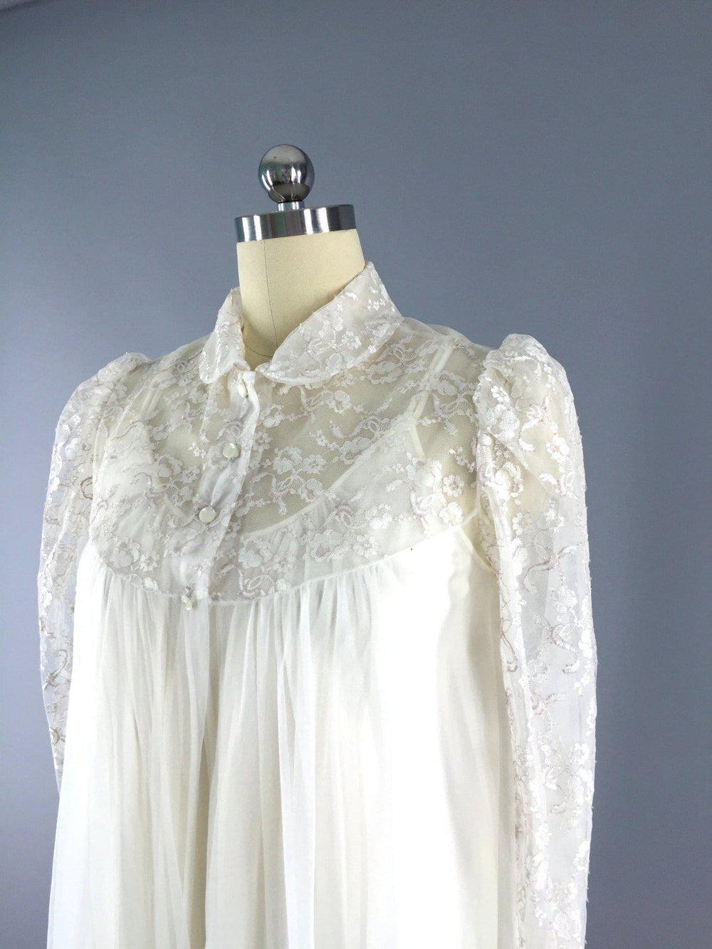 1960s Peignoir Set / Robe and Nightgown