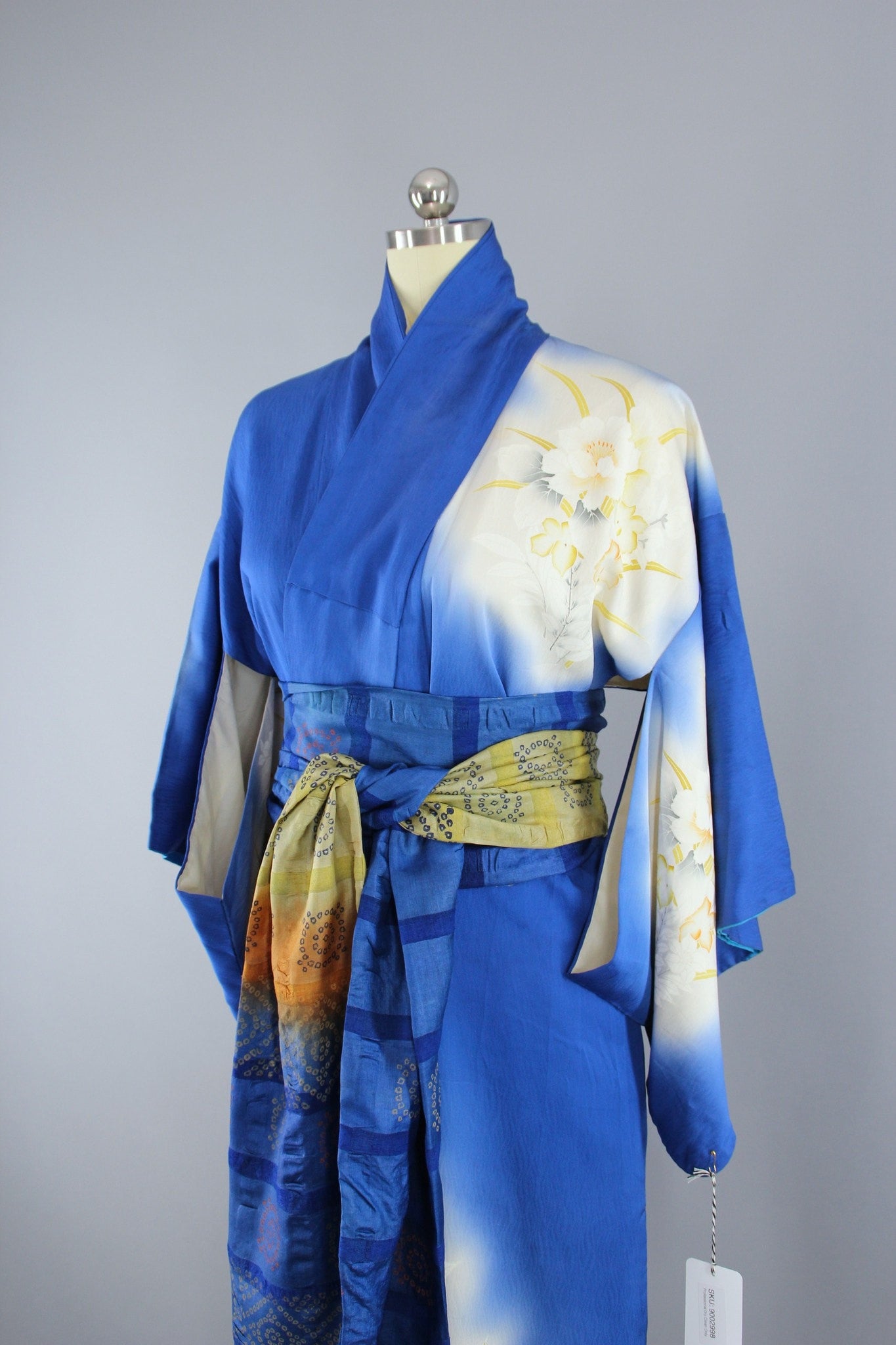 1960s Vintage Silk Kimono Robe / Blue ORCHIDS Floral Print – ThisBlueBird
