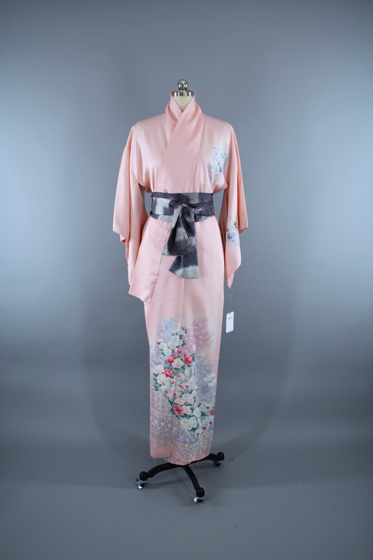 1960s Vintage Silk Kimono Robe / Pastel Pink Floral Print – ThisBlueBird