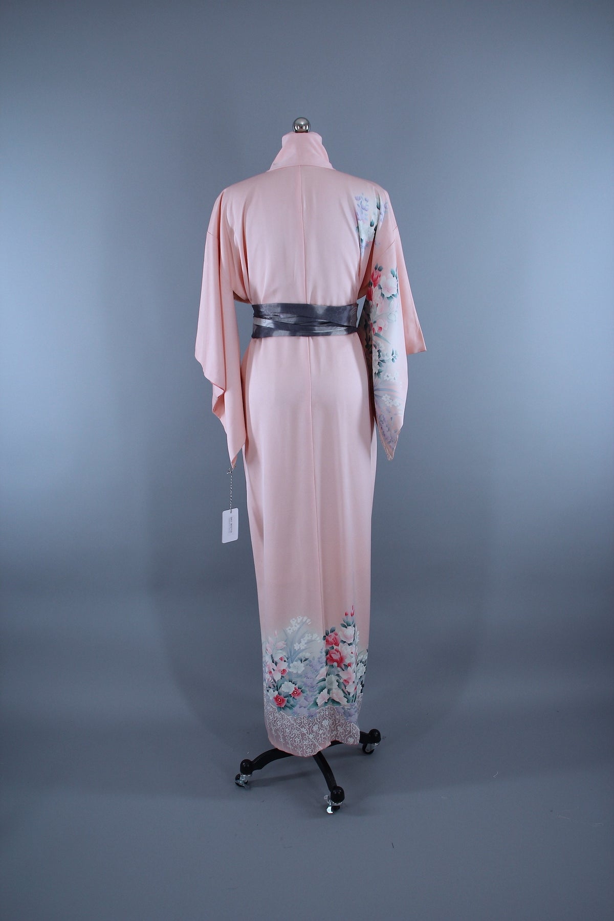 1960s Vintage Silk Kimono Robe / Pastel Pink Floral Print – ThisBlueBird