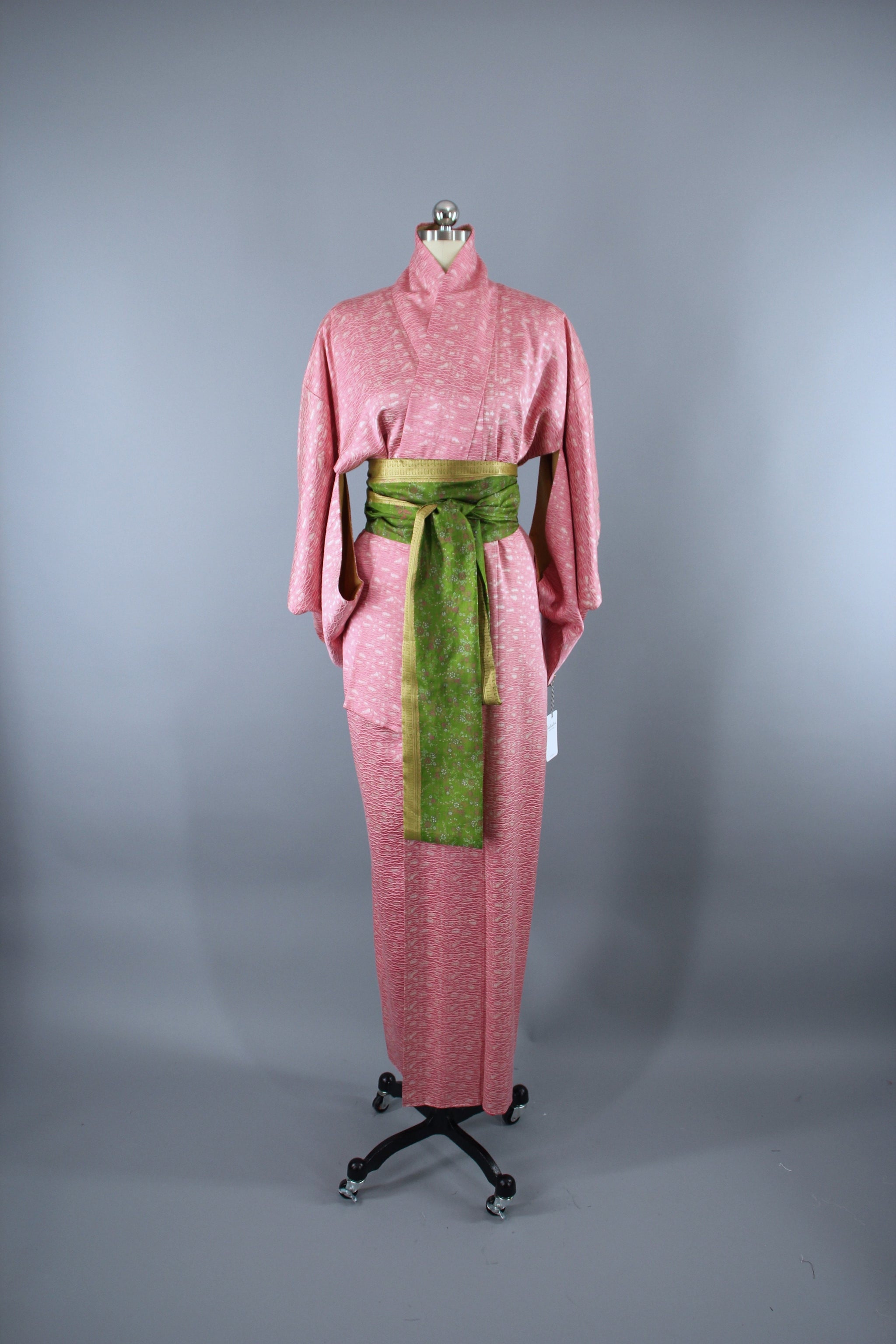 1960s Vintage Silk Kimono Robe / Pink & White Shibori