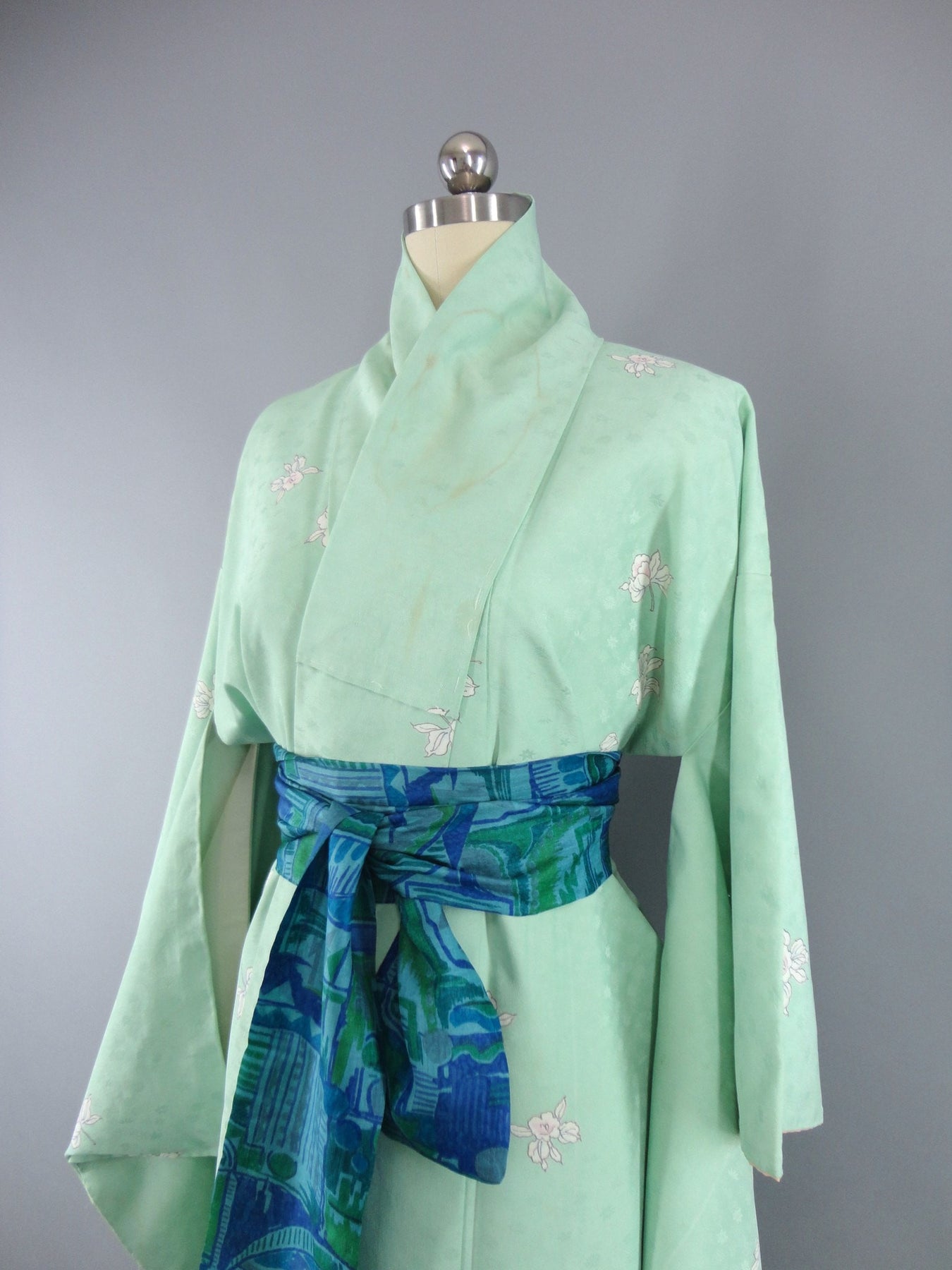 1960s Vintage Silk Kimono Robe with Green Orchid Floral Print ...