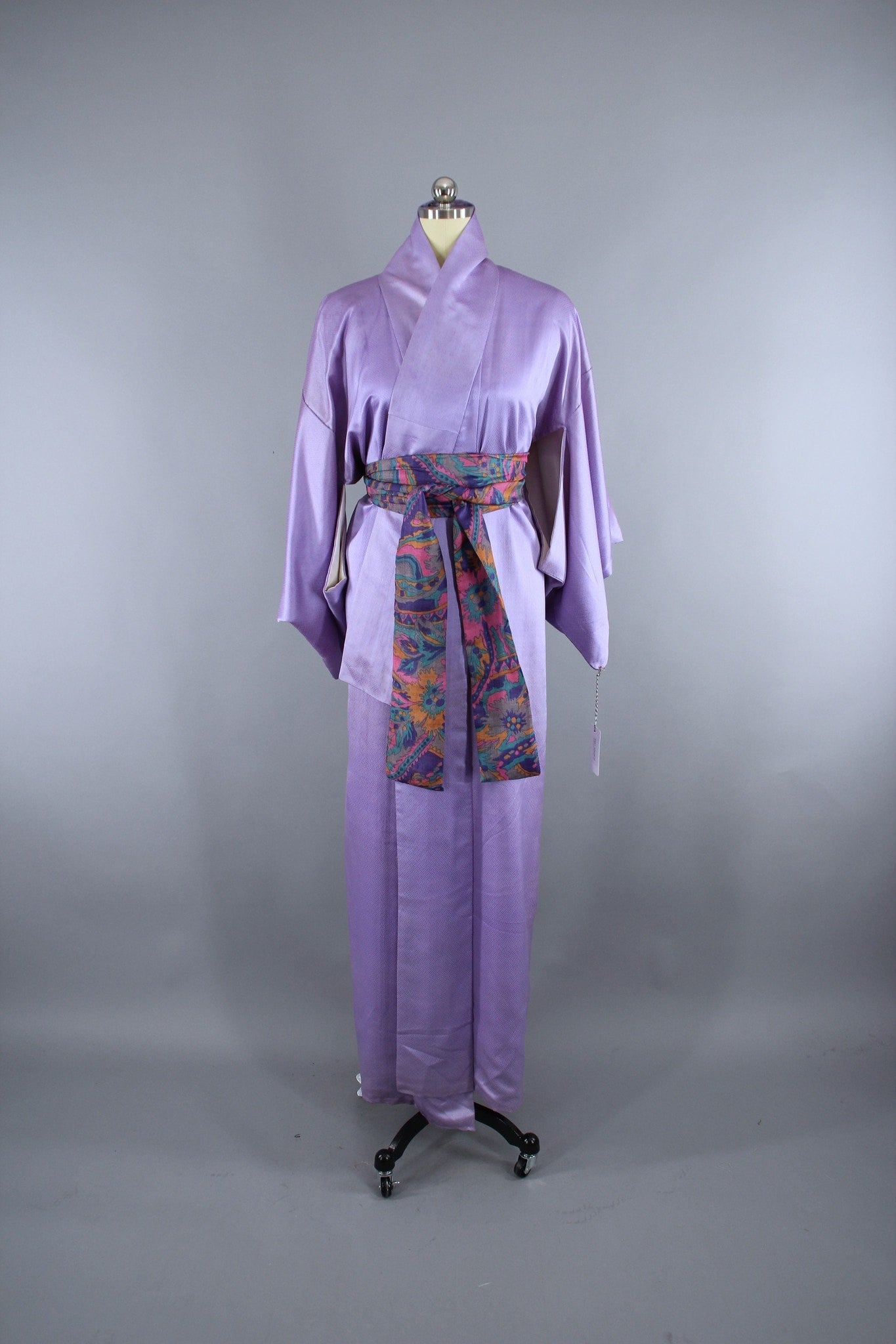 1960s Vintage Silk Satin Kimono Robe / Lavender Herringbone – ThisBlueBird