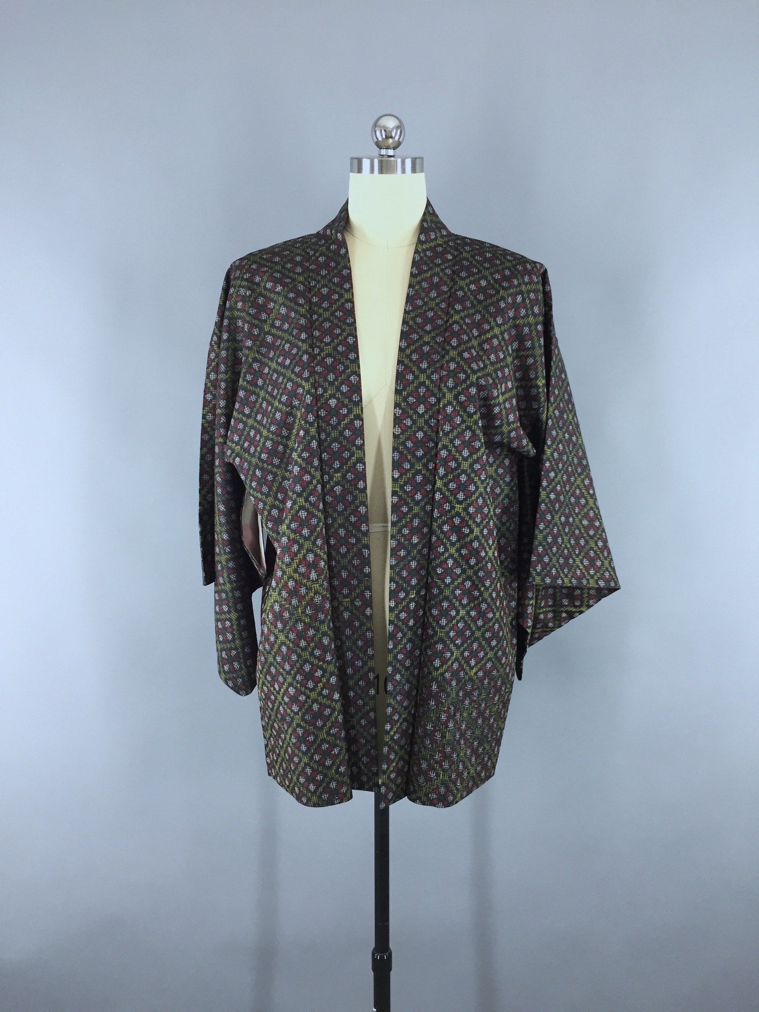 1970s Vintage Haori Kimono Cardigan Jacket in Black Ikat – ThisBlueBird