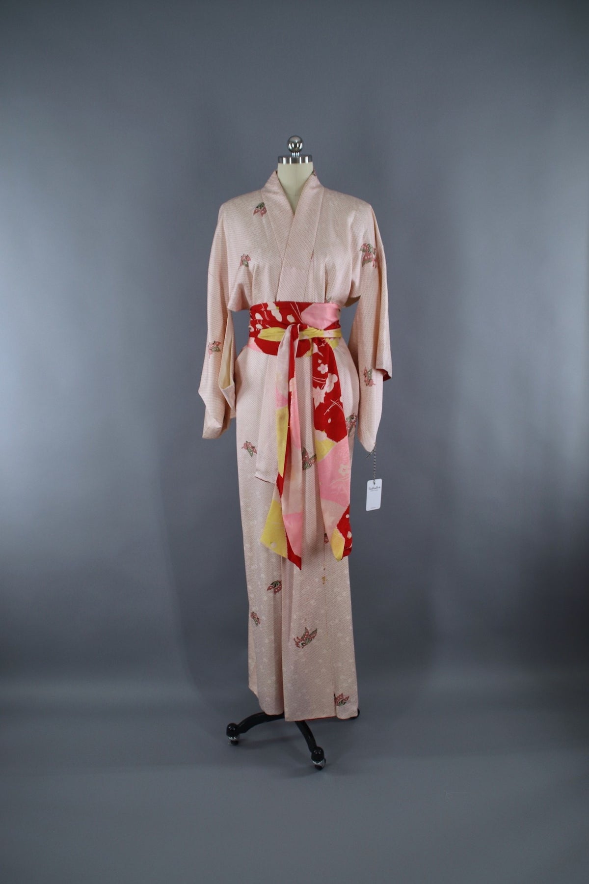 1970s Vintage Silk Kimono Robe / Ivory Butterflies Novelty Print