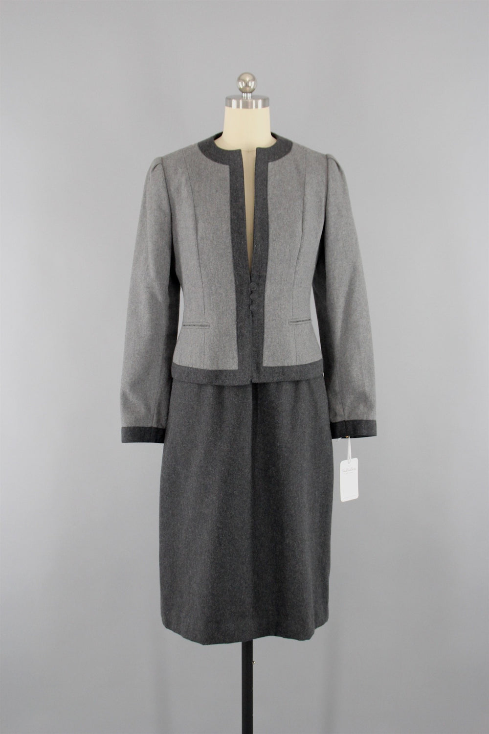 1980s Vintage Sasson Grey Wool Jacket & Skirt Business Suit