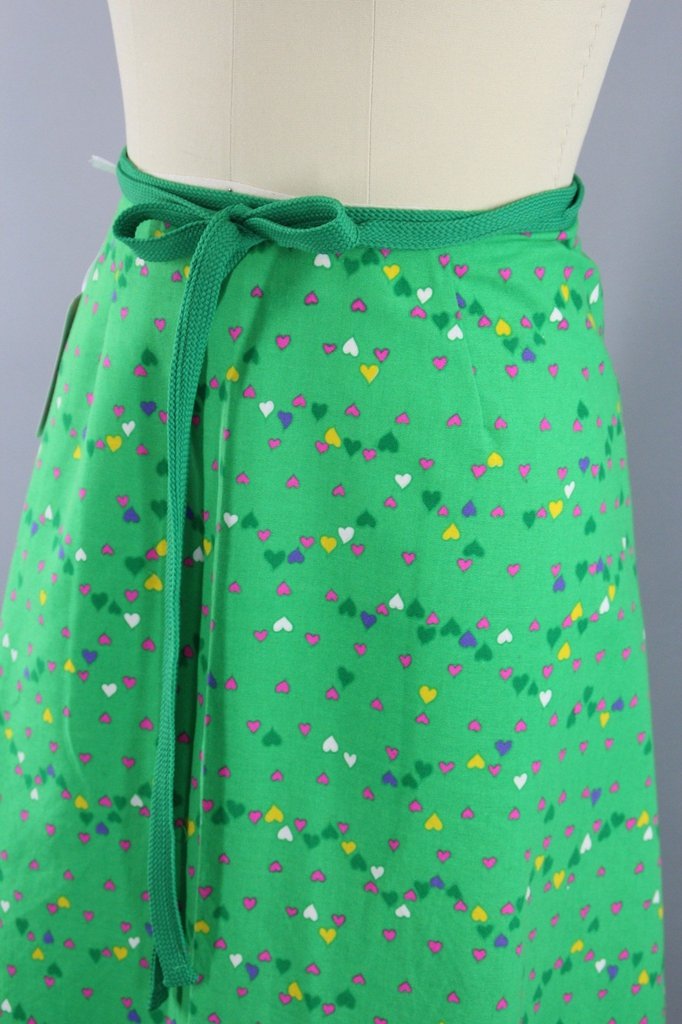 Vintage Hearts Novelty Print Wrap Skirt – ThisBlueBird