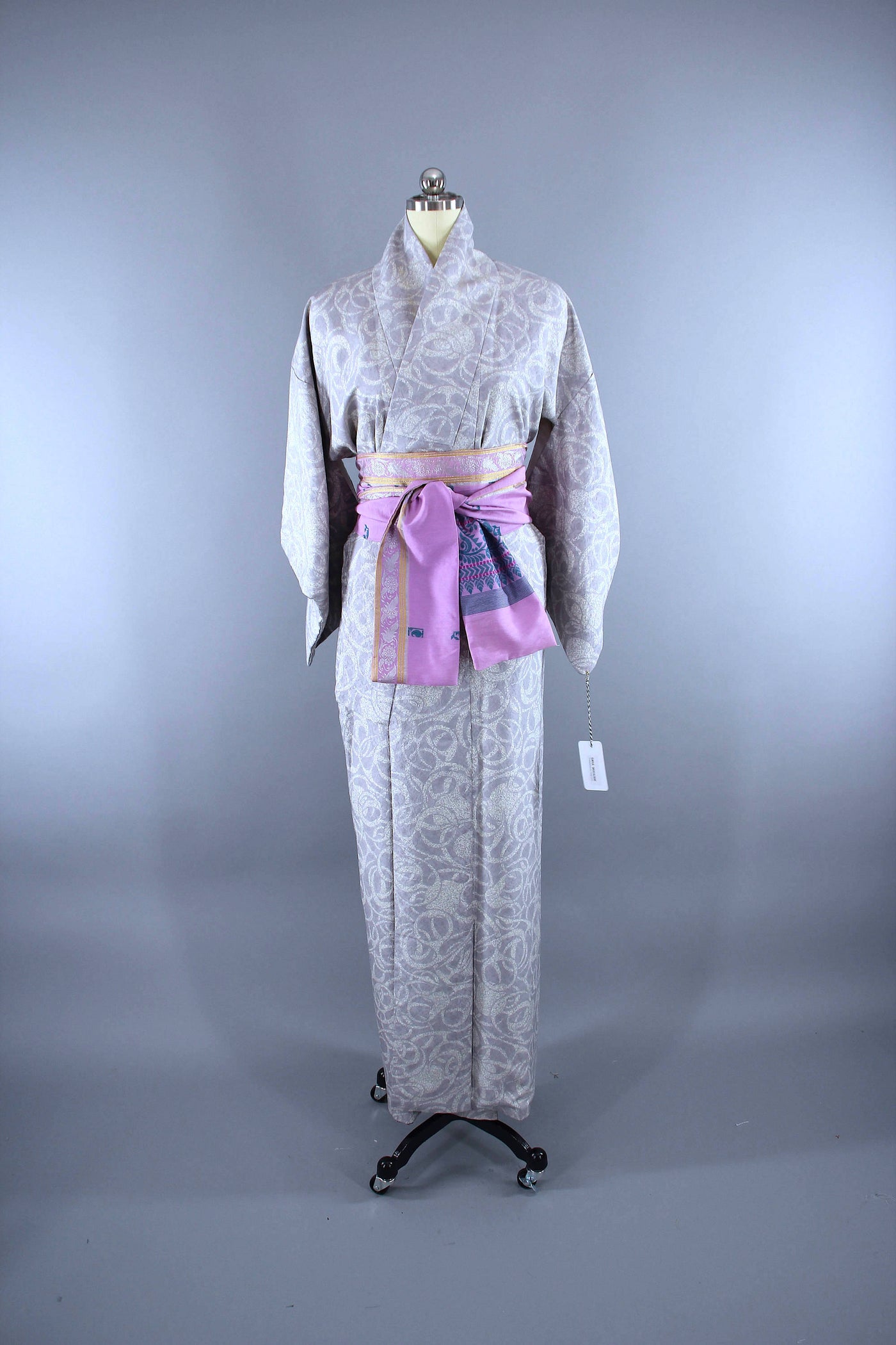 1950s Vintage Silk Kimono Robe / Lavender Purple & White Damask ...
