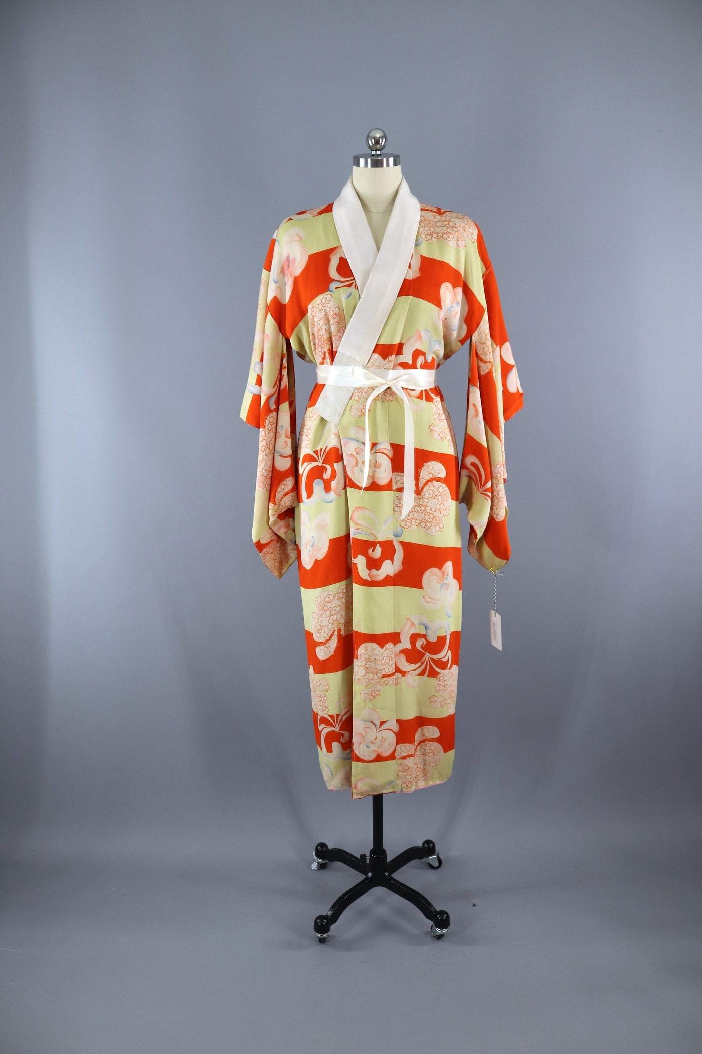 Vintage 1920s 1930s Silk Kimono Robe / Orange & Yellow Floral Print St ...