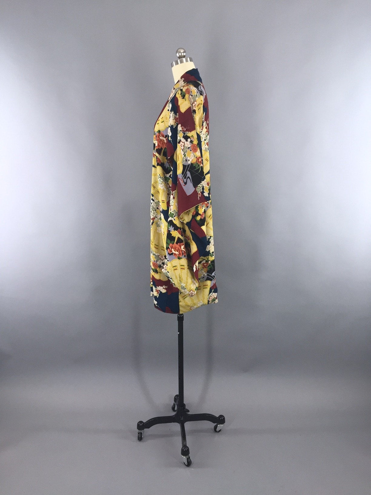 Vintage 1920s Silk Haori Kimono Cardigan / Maroon Chartreuse Fan Print ...