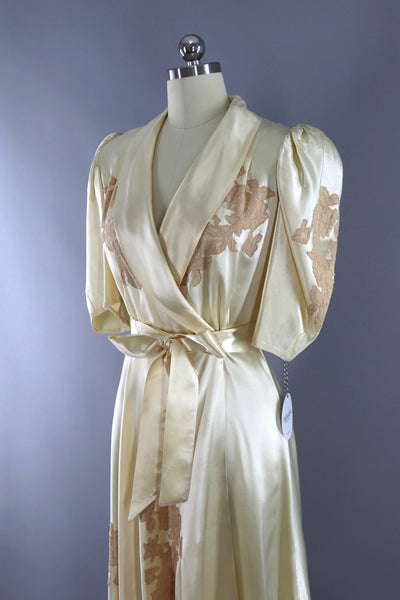 Vintage 1930s Satin and Lace Bias Cut Dressing Gown Robe – ThisBlueBird