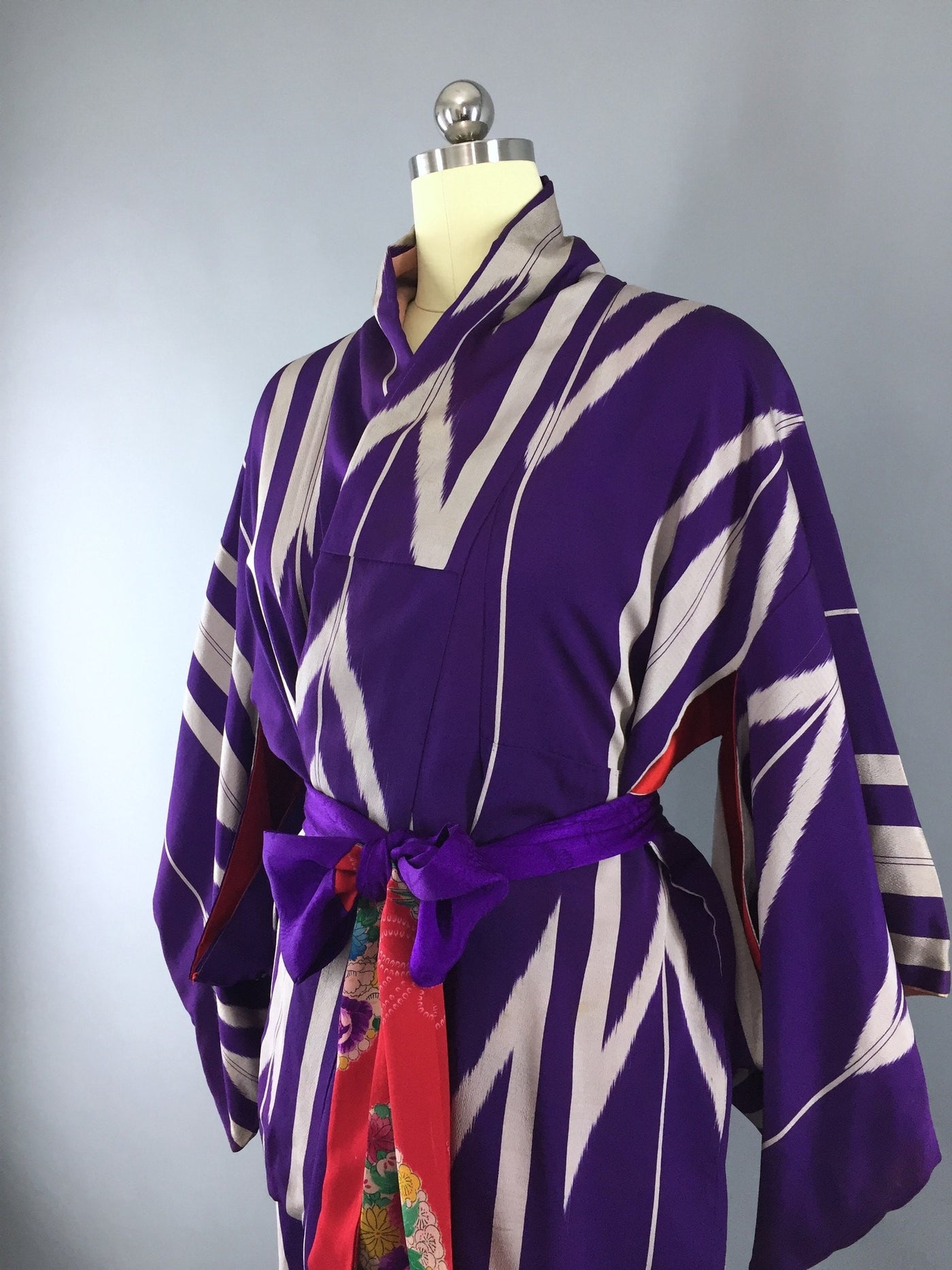 Vintage 1930s Silk Kimono Robe with Ikat Purple Arrows – ThisBlueBird