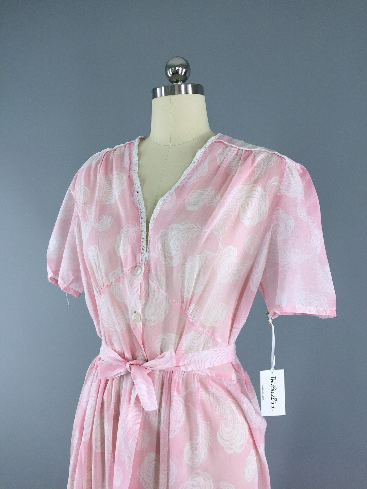 Vintage 1940s Hostess Dress / Robe / Feather Novelty Print – ThisBlueBird