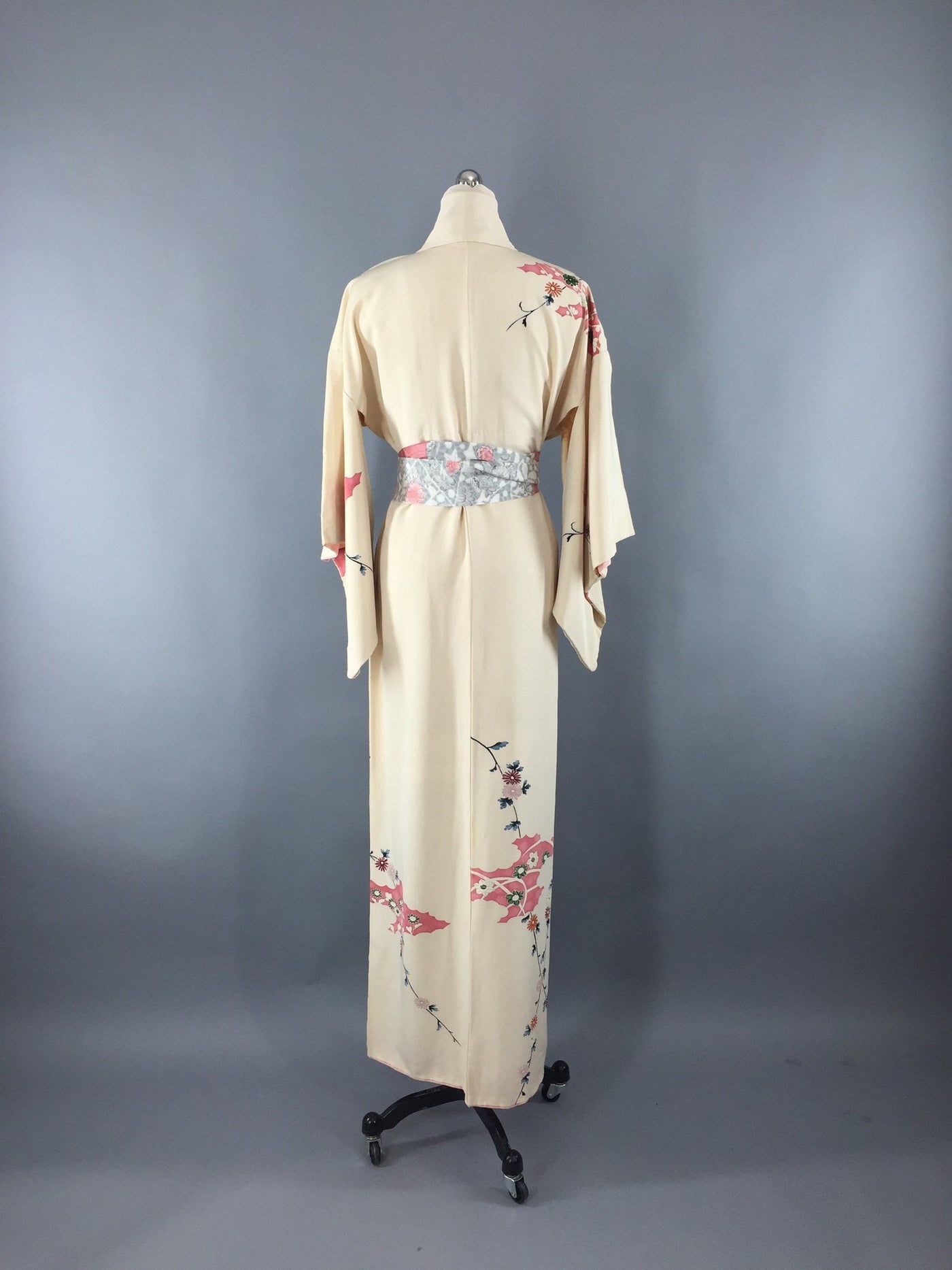 Vintage 1940s Silk Kimono Robe / Ivory and Pink Floral – ThisBlueBird