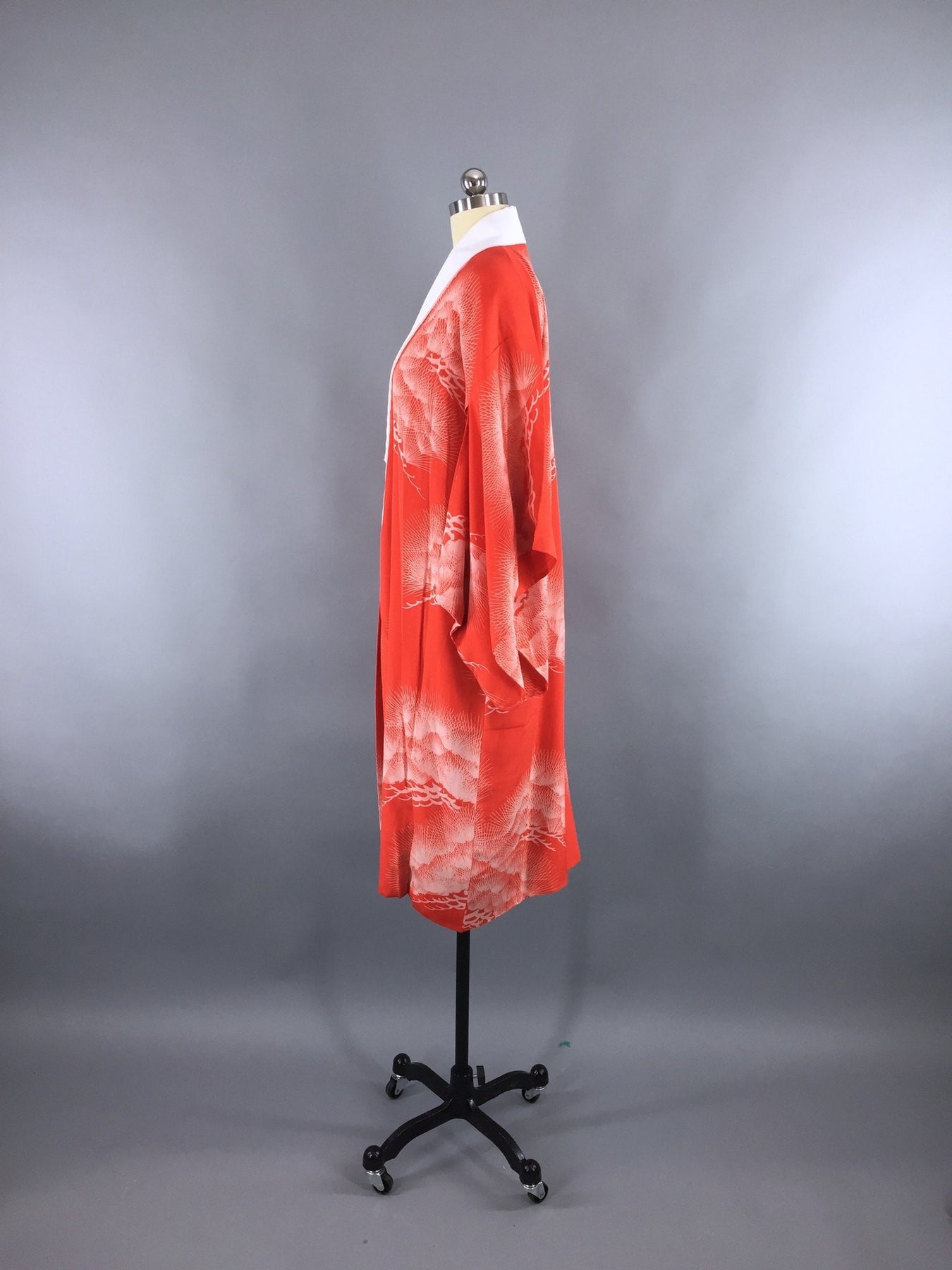Vintage 1940s Silk Kimono Robe / Red Mimosa Floral Print – ThisBlueBird