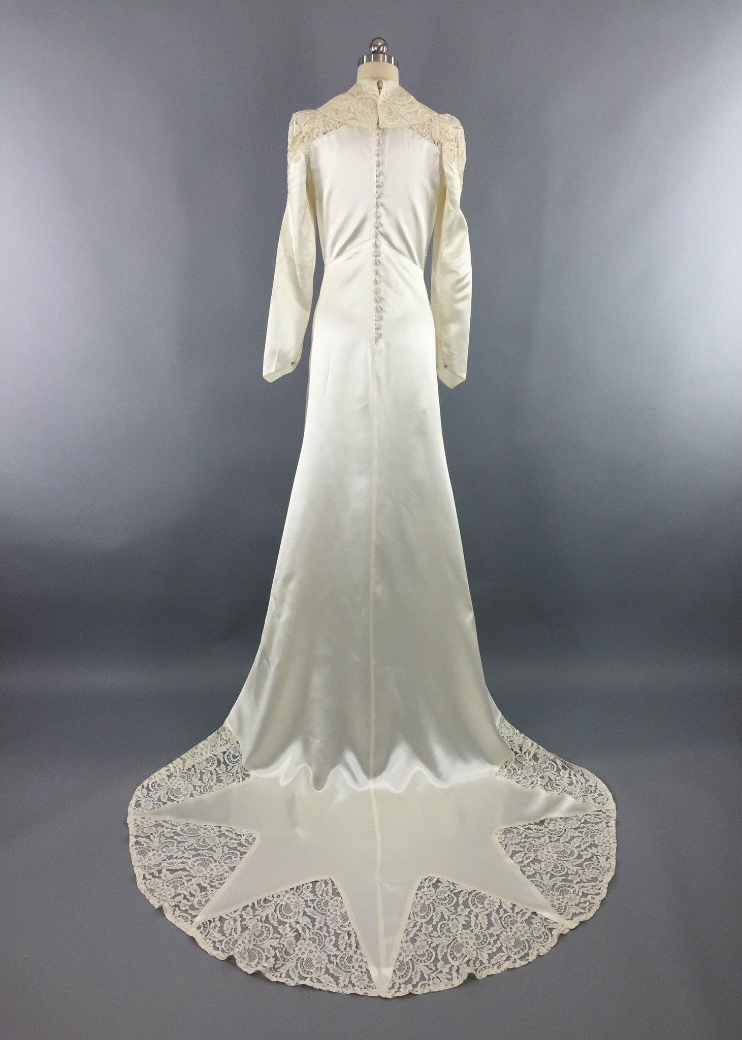 Vintage 1940s Wedding Dress / SATIN STAR / Ivory Satin & Lace Bridal G