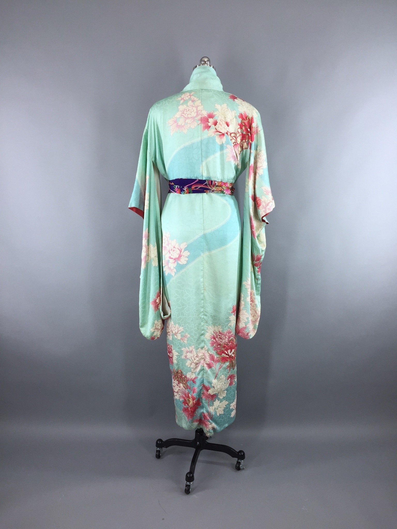 Vintage 1950s Silk Kimono Robe / Aqua Peony Floral Furisode