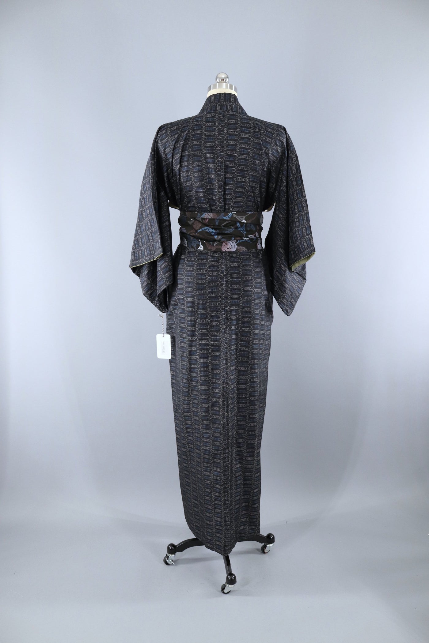 Vintage 1950s Silk Kimono Robe / Blue & Black Dotted Ikat – ThisBlueBird
