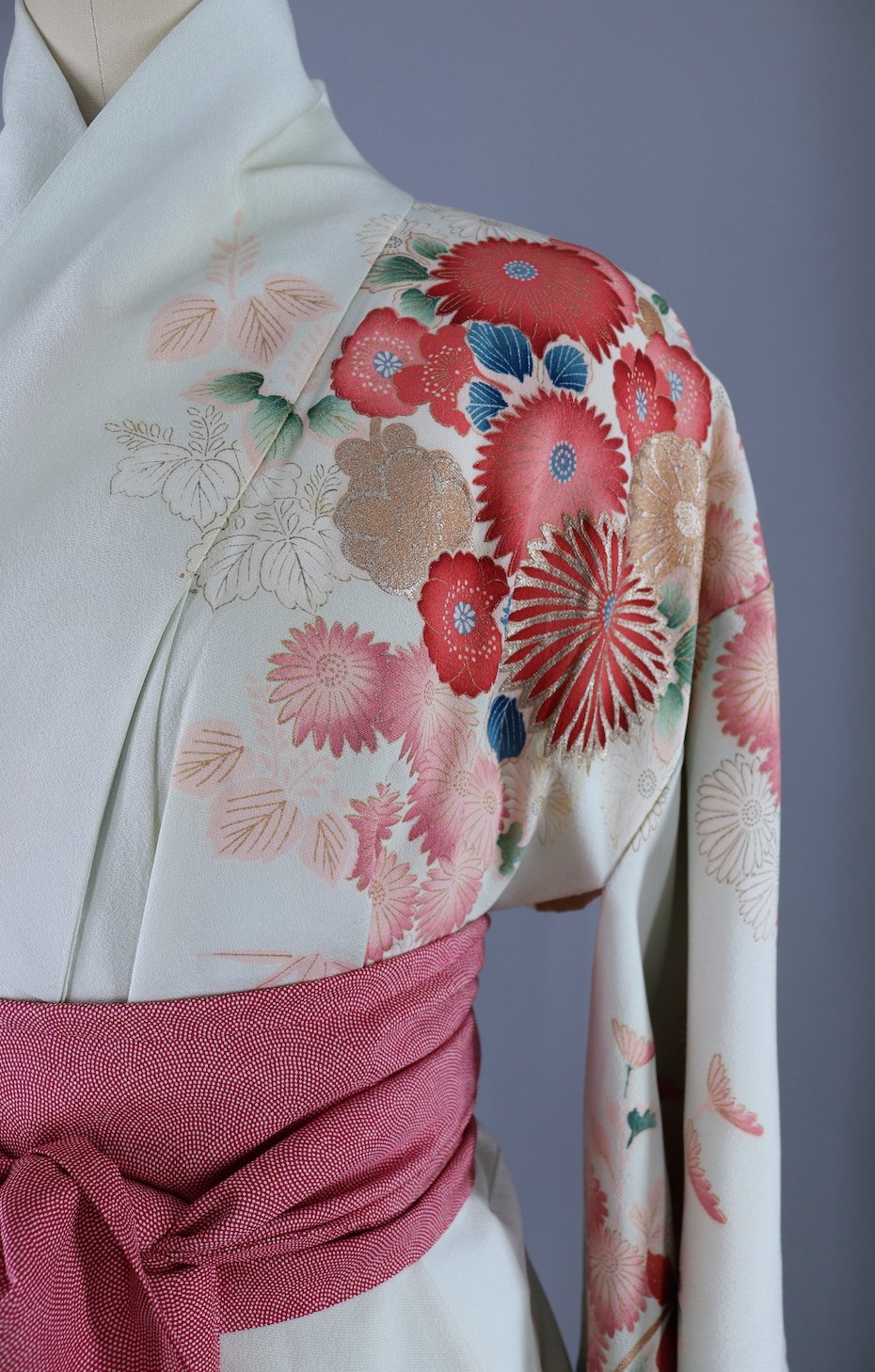 Vintage 1950s Silk Kimono Robe / Ivory and Sky Blue with Pink Floral P ...
