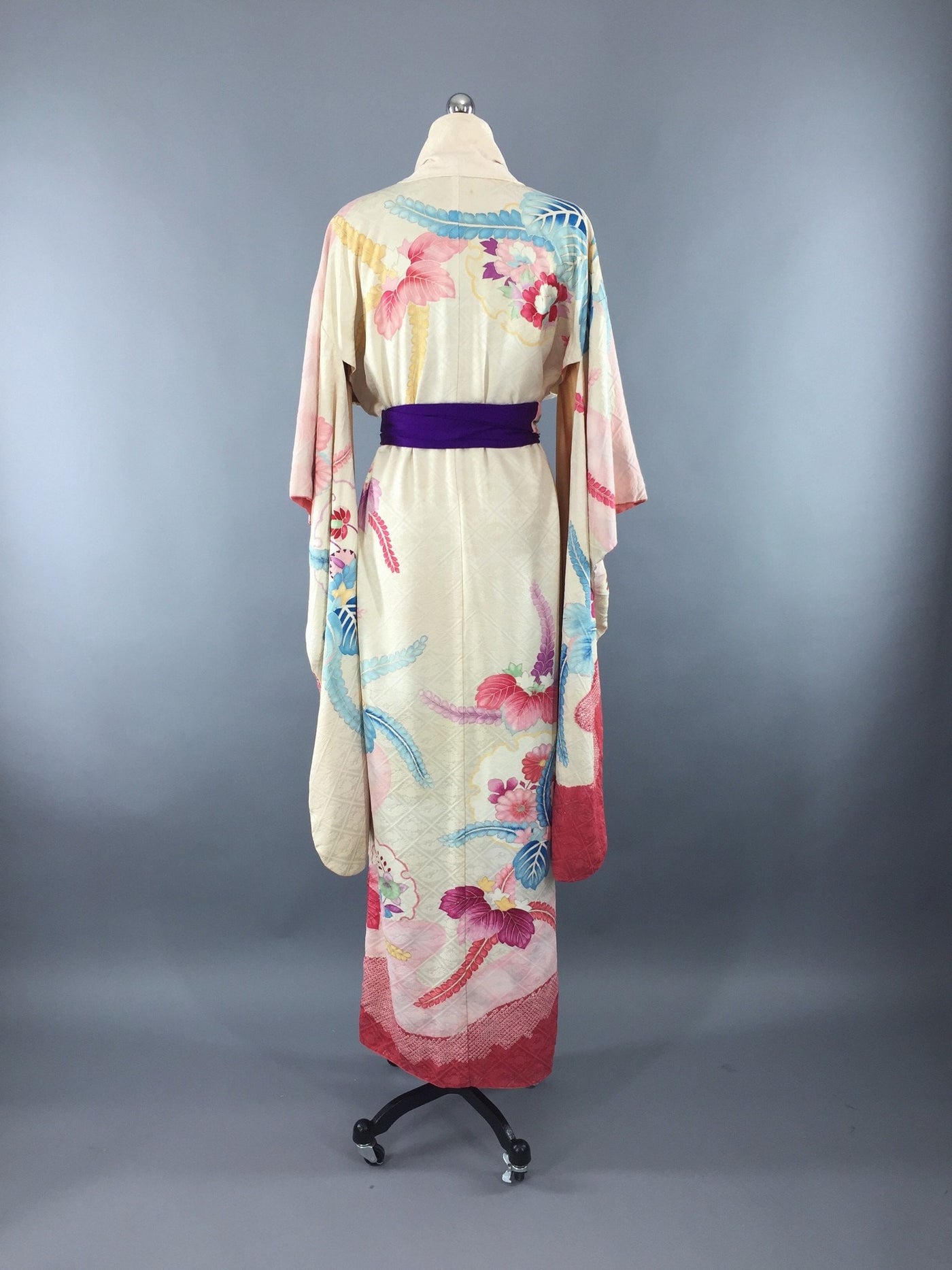 Vintage 1950s Silk Kimono Robe / Pink Floral Furisode – ThisBlueBird