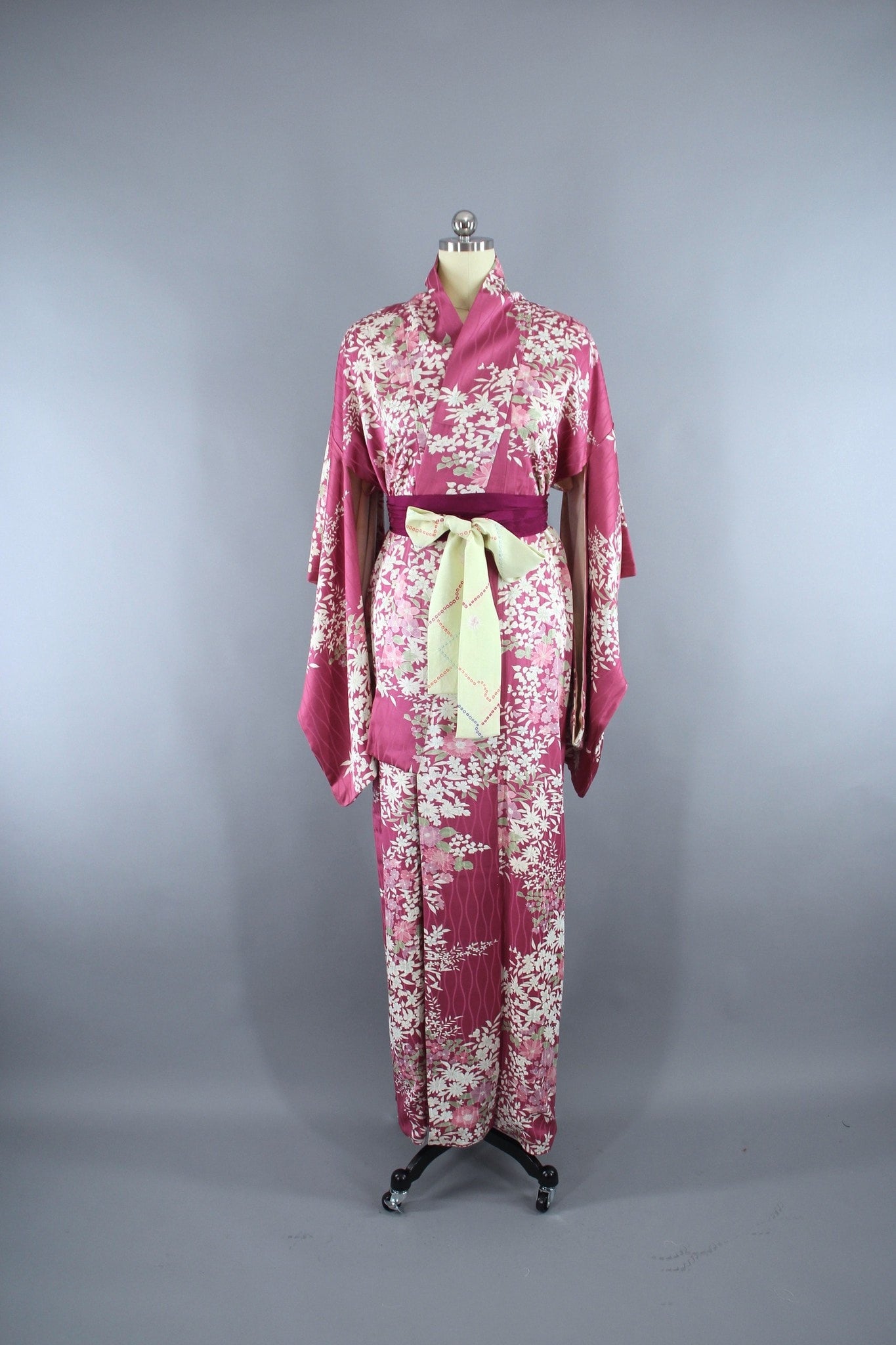 Vintage 1950s Silk Kimono Robe with Pink Satin Floral Print – ThisBlueBird