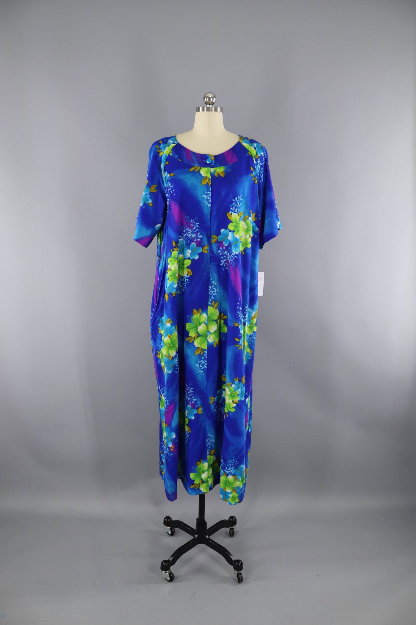 Vintage 1970s - 1980s Hawaiian Print Dress / Hale Muu Muu – ThisBlueBird