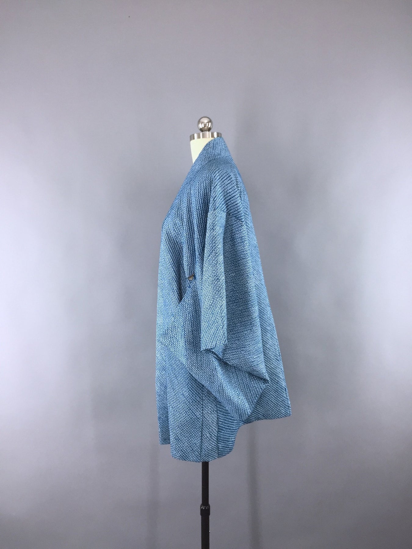 Vintage 1960s Silk Kimono Jacket Haori Cardigan Blue & White Shibori ...