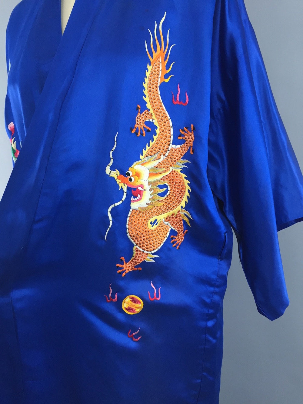 Vintage 1960s Silk Kimono Robe Dragon and Phoenix Embroidery