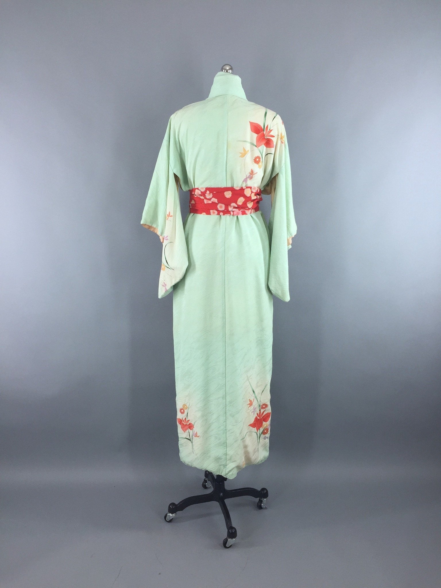 Vintage 1960s Vintage Silk Kimono Robe / Mint Green Floral