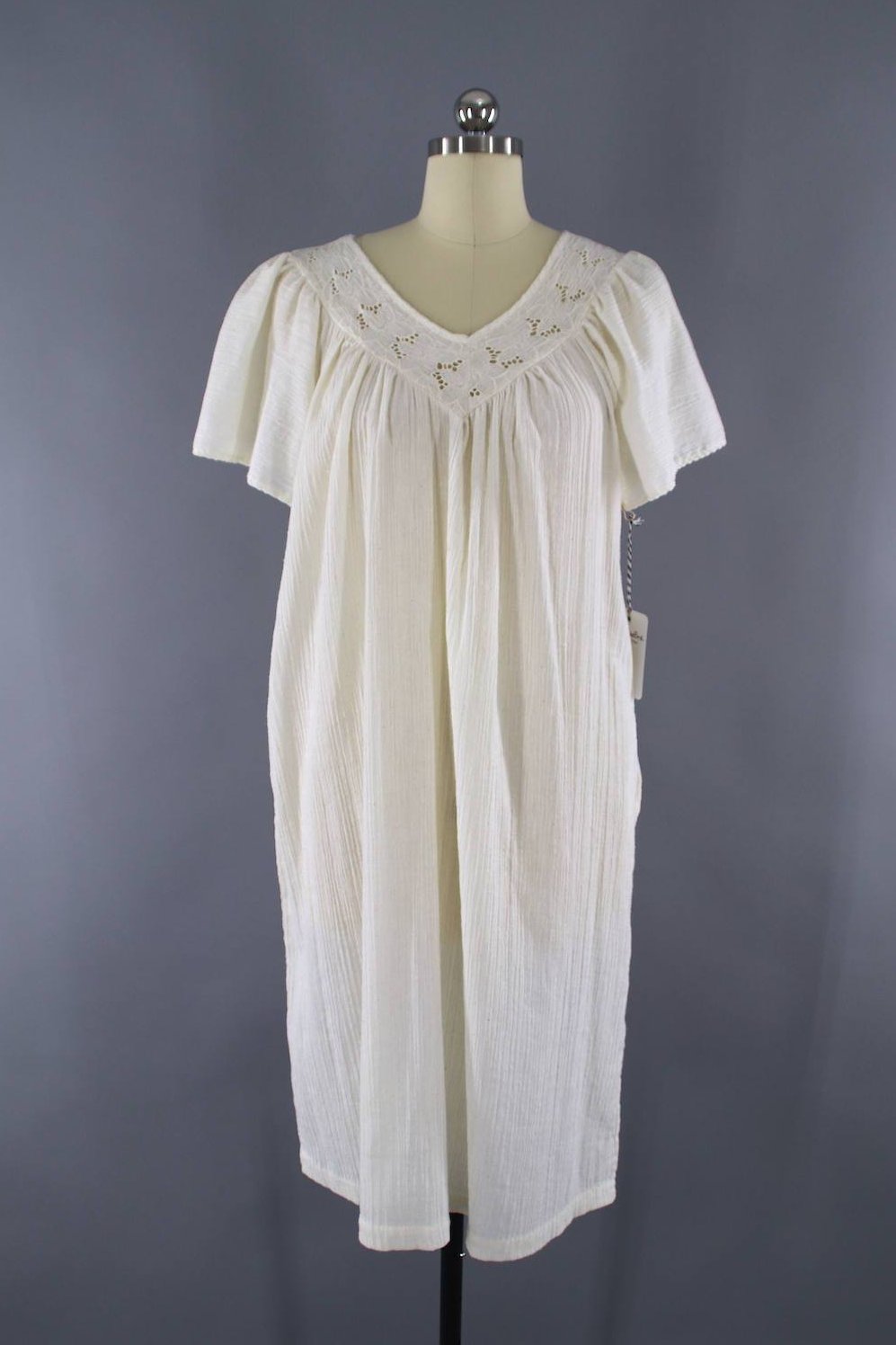 Vintage 1970s Embroidered Ivory Cotton Gauze Cutwork Dress