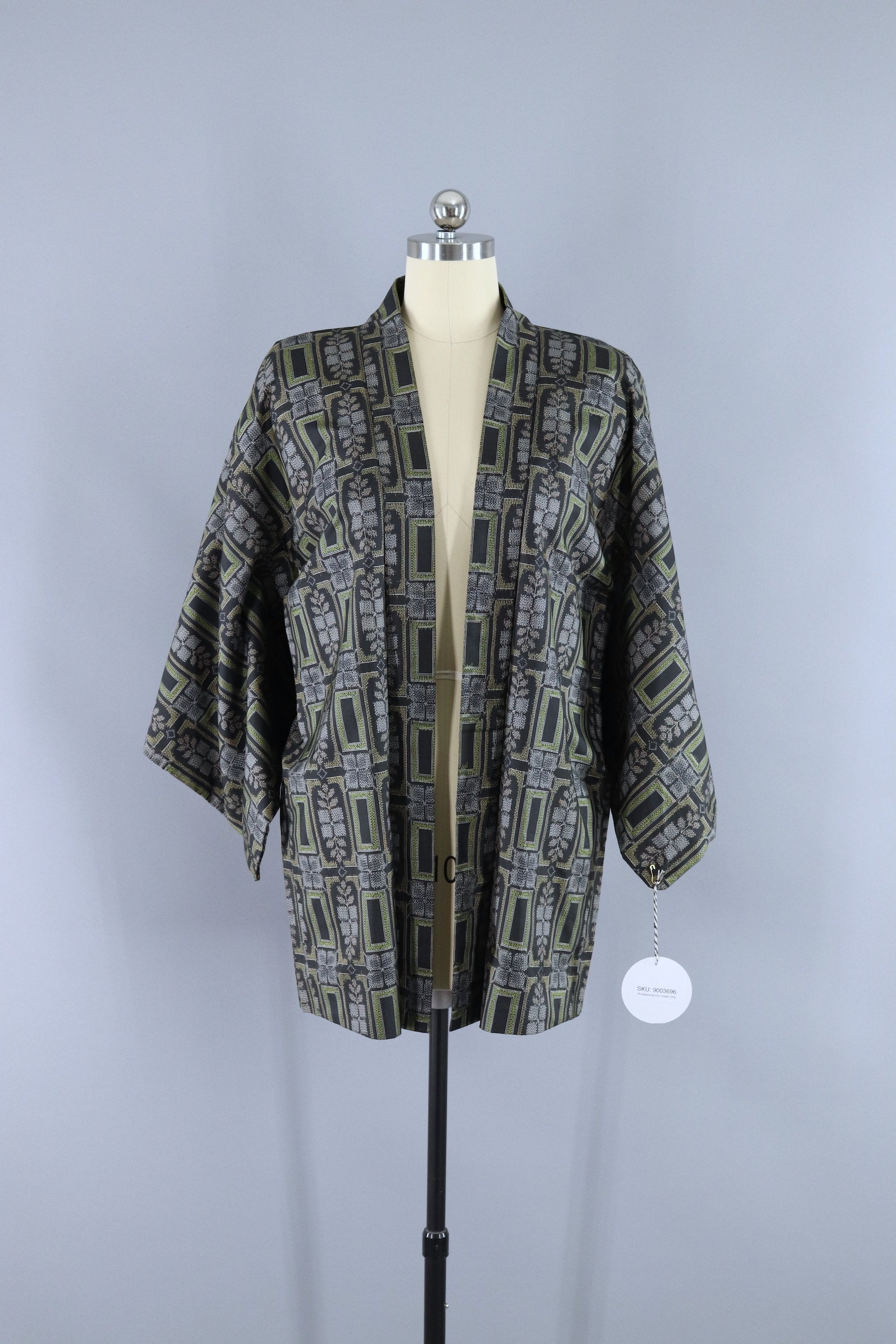 Vintage 1970s Haori Kimono Cardigan / Ikat Geometric Black & Green ...