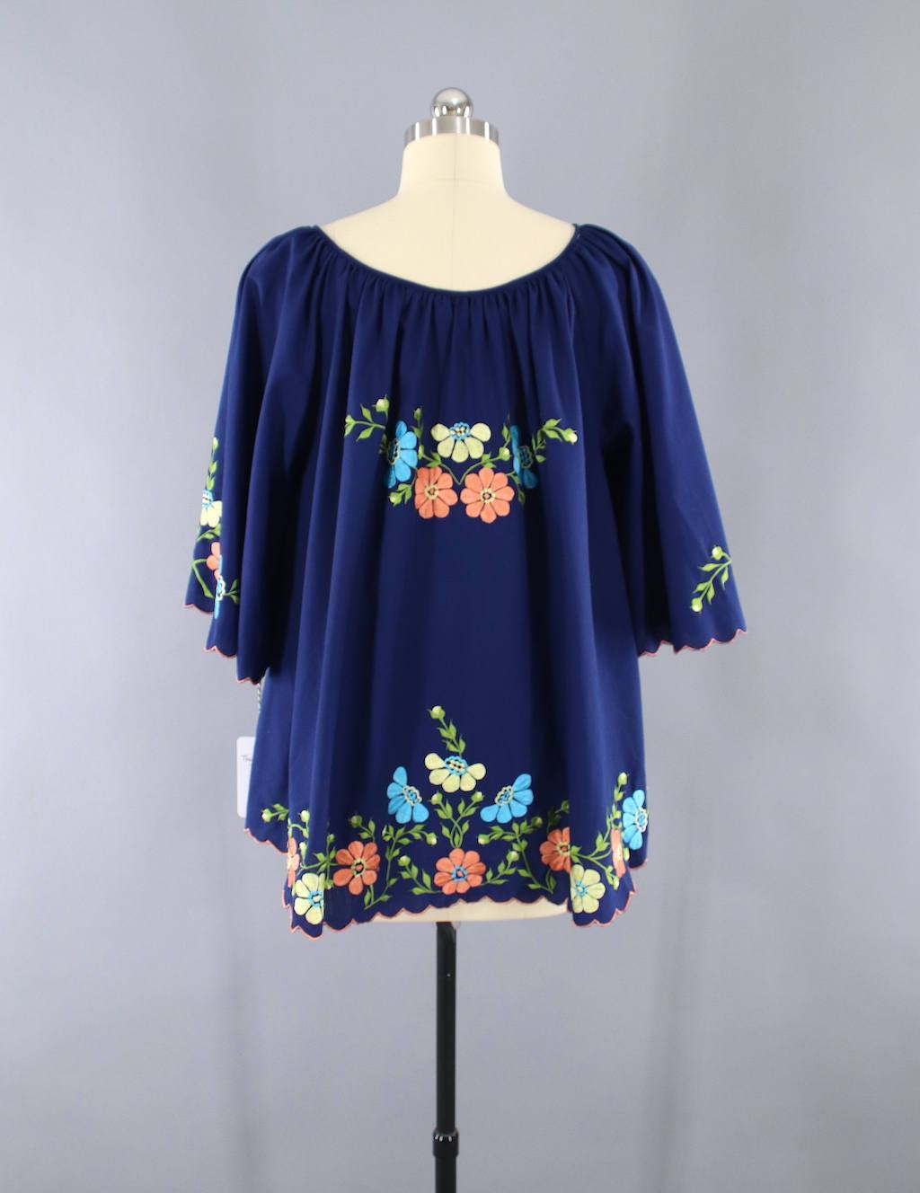 Vintage 1970s Mexican Embroidered Tunic / Navy Blue Floral / Oaxacan E ...